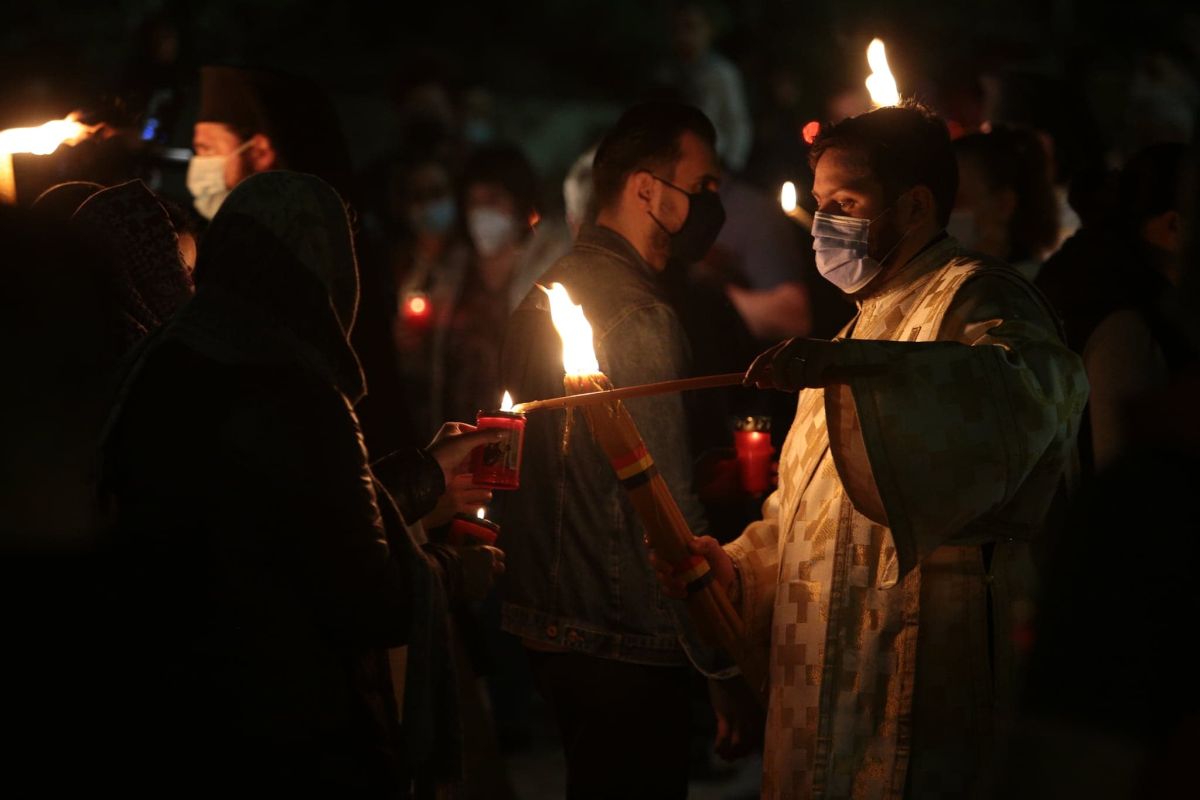 Ce le-a transmis credincioșilor Patriarhul Daniel, după slujba de Înviere