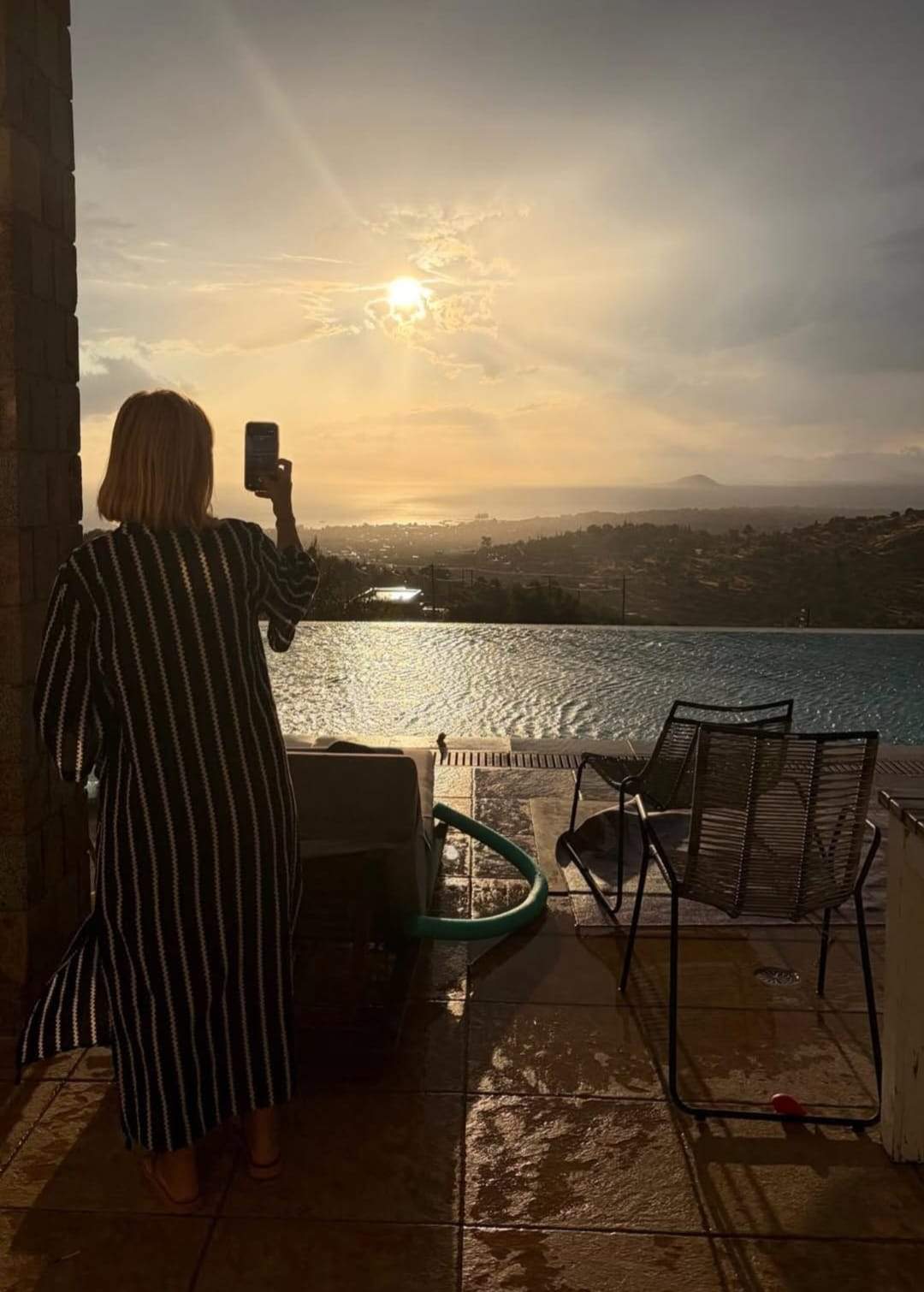 Simona Gherghe, vacanță de vis în Grecia alături de familie. Imagini din locul de care s-a îndrăgostit în urmă cu 18 ani