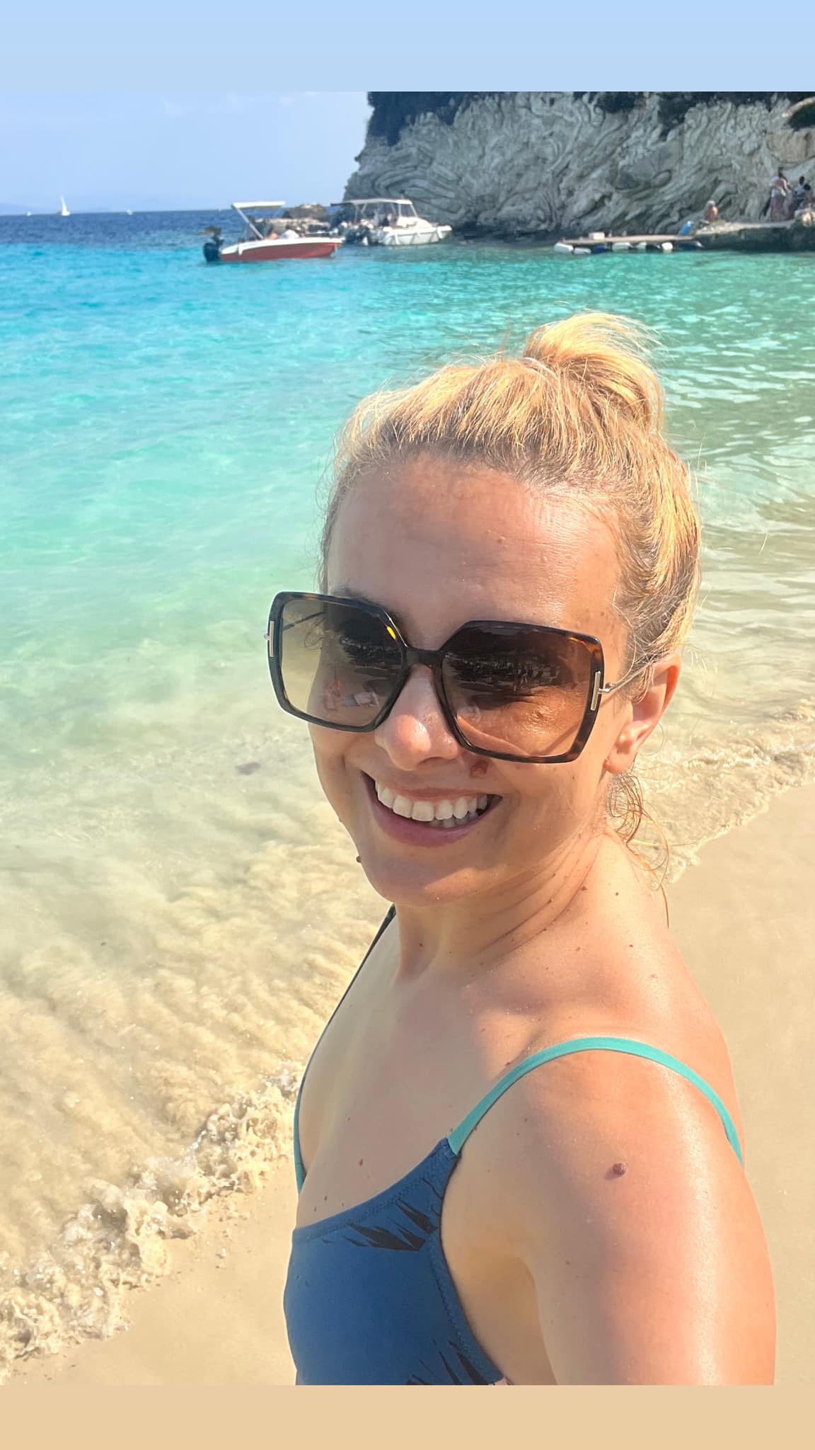 Cât a plătit Simona Gherghe pentru un șezlong în Grecia. A comparat prețurile cu Mamaia