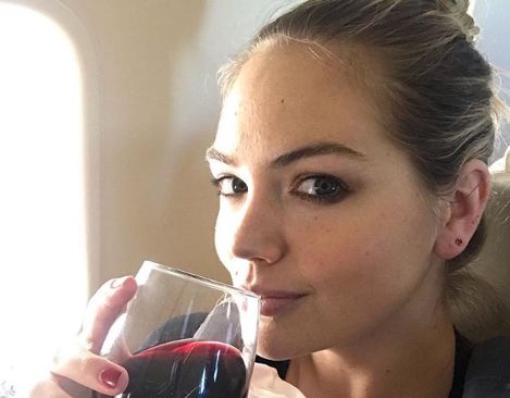 Kate Upton nu vrea să mintă pe nimeni. "N-o să vă spun că m-am antrenat și că am mâncat sănătos. E foarte greu în vacanță" | FOTO