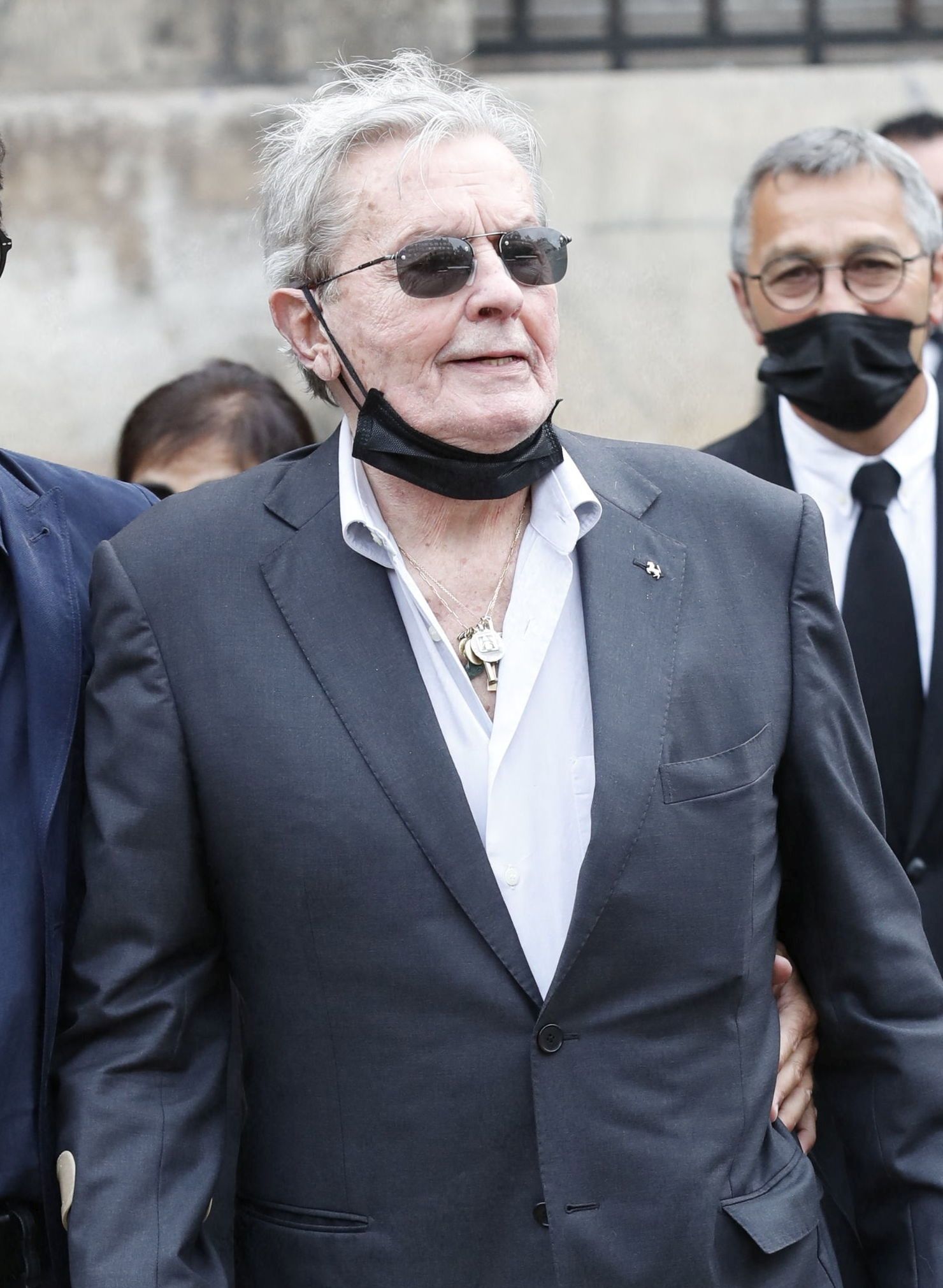 Loredana Groza, mesaj după moartea lui Alain Delon. S-au cunoscut în anul 2017: „L-am adorat”