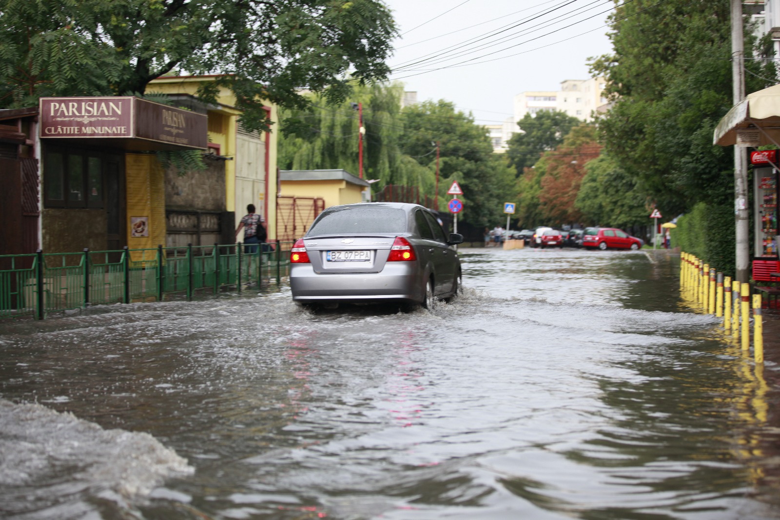 FOTO&VIDEO/ Inundații în municipiul Buzău, din cauza unei ploi torențiale care a durat o oră și jumătate