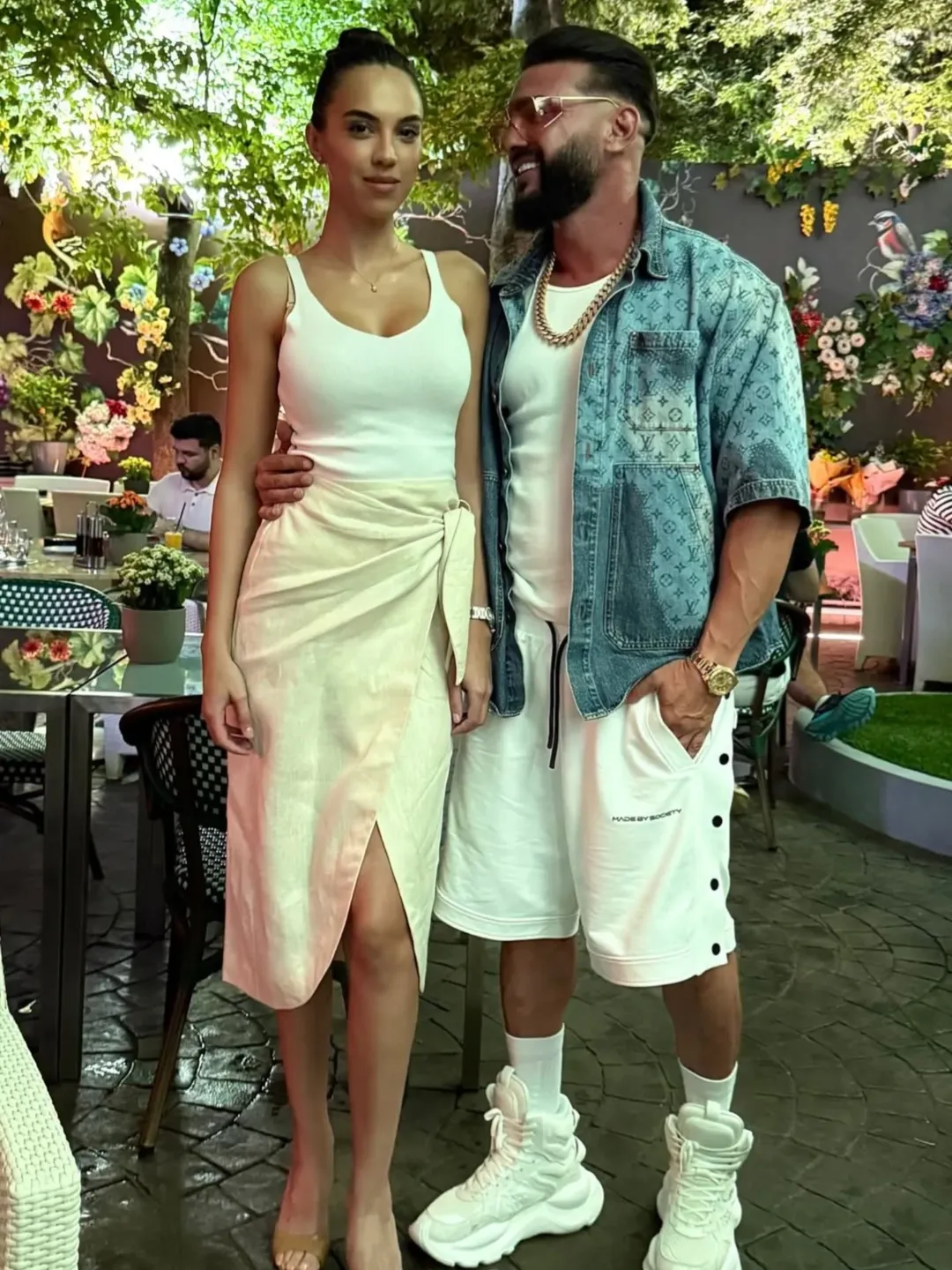 Soția lui Dorian Popa se pregătește să fie chirurg estetician. Anunțul făcut de artist despre Andreea: „Îți mulțumesc, Doamne, pentru îngerul pe care mi L-ai trimis”