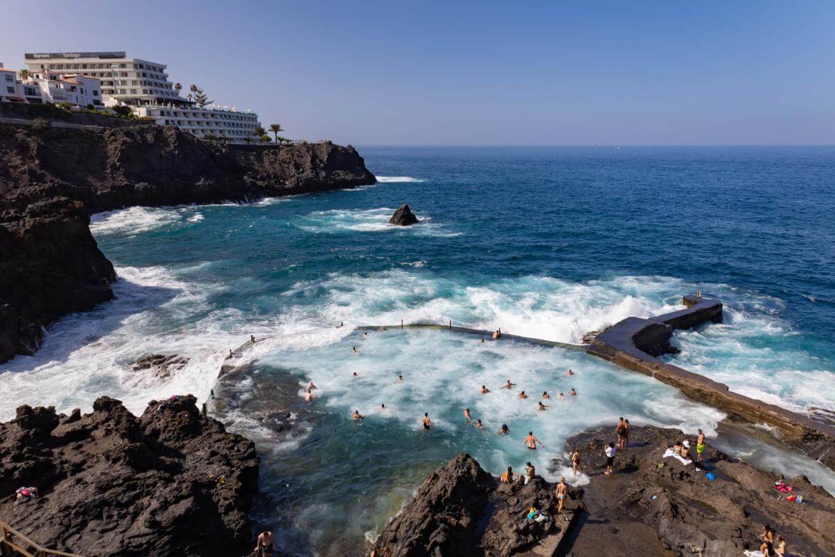 Ce s-a întâmplat cu piscina naturală din Tenerife în care s-au înecat doi români: „Nesimțire! Nu putem pune un polițist la fiecare intrare”