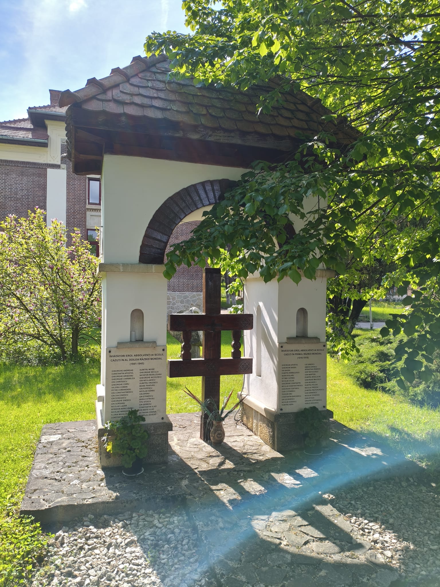 Povestea colegiului ridicat de regele Carol I la Câmpulung Muscel, pe locul unde trebuia să fie construit Peleșul 