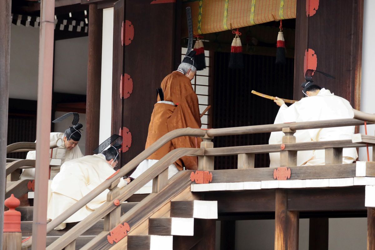 VIDEO | Moment istoric în Japonia. Împăratul Akihito a abdicat după 30 de ani de domnie. Fiul său, Naruhito, va urca pe Tronul Crizantemei