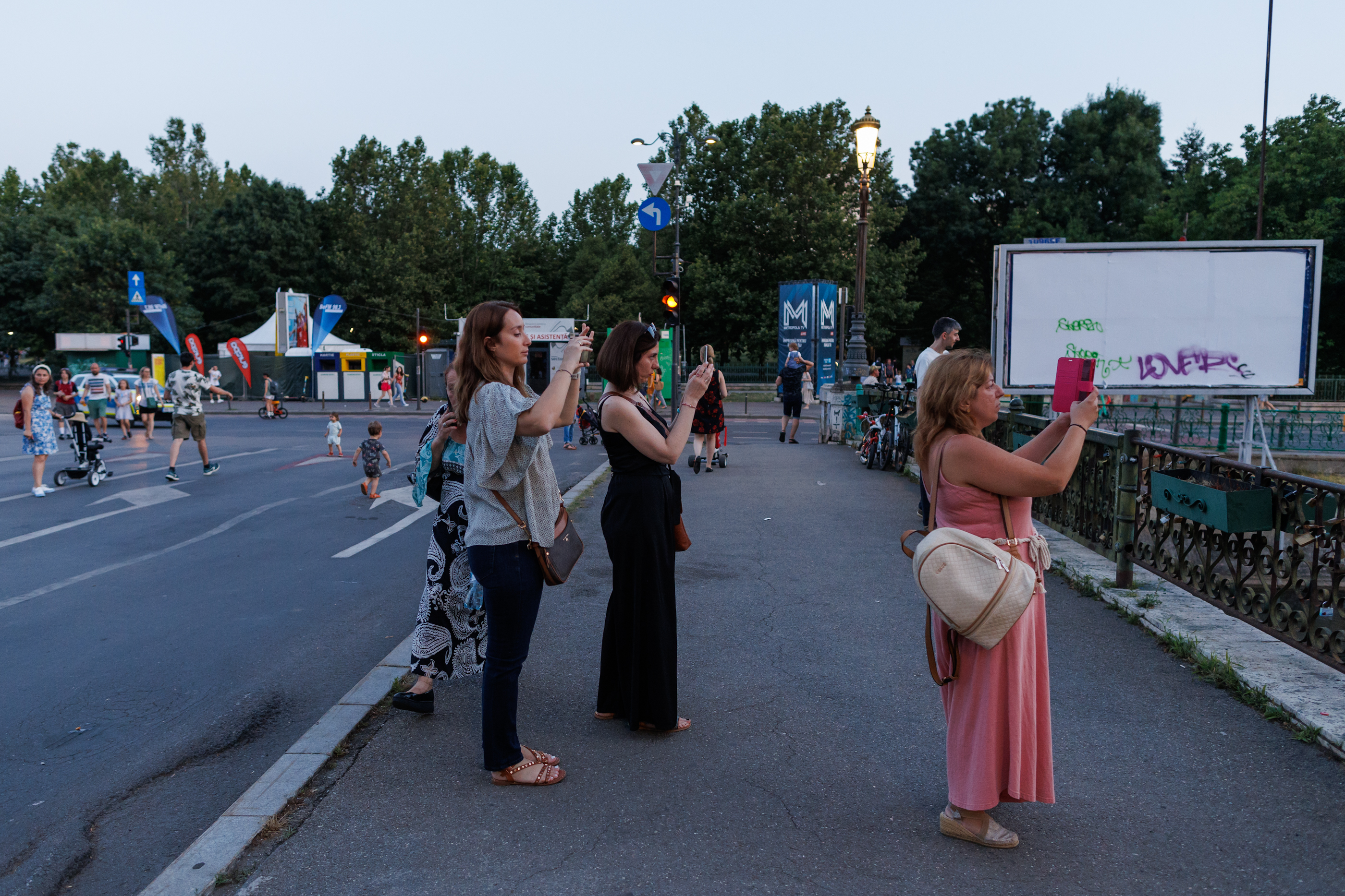 FOTOREPORTAJ. „B-Fit in the Street” în 50 de imagini. 200 de artişti din Spania, Franţa și Italia au făcut spectacol pe străzile din București