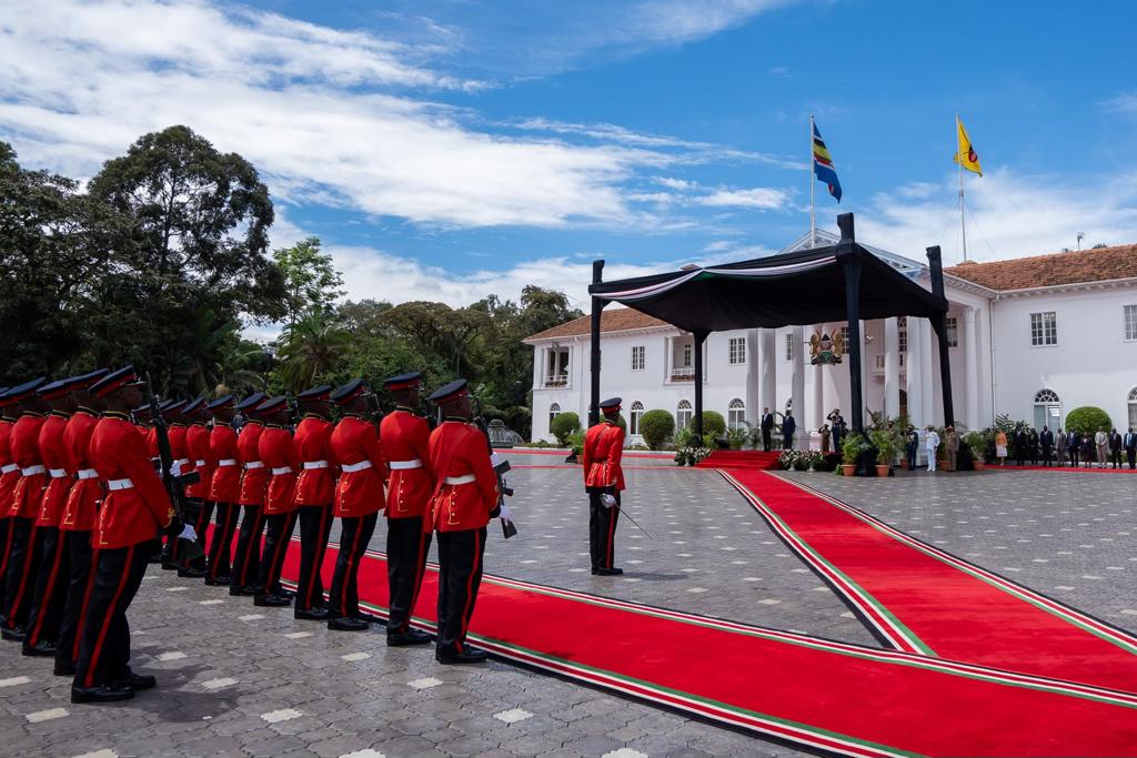 Klaus Iohannis a ajuns în Kenya, prima țară din turneul african. Discuții cu omologul său, William Ruto