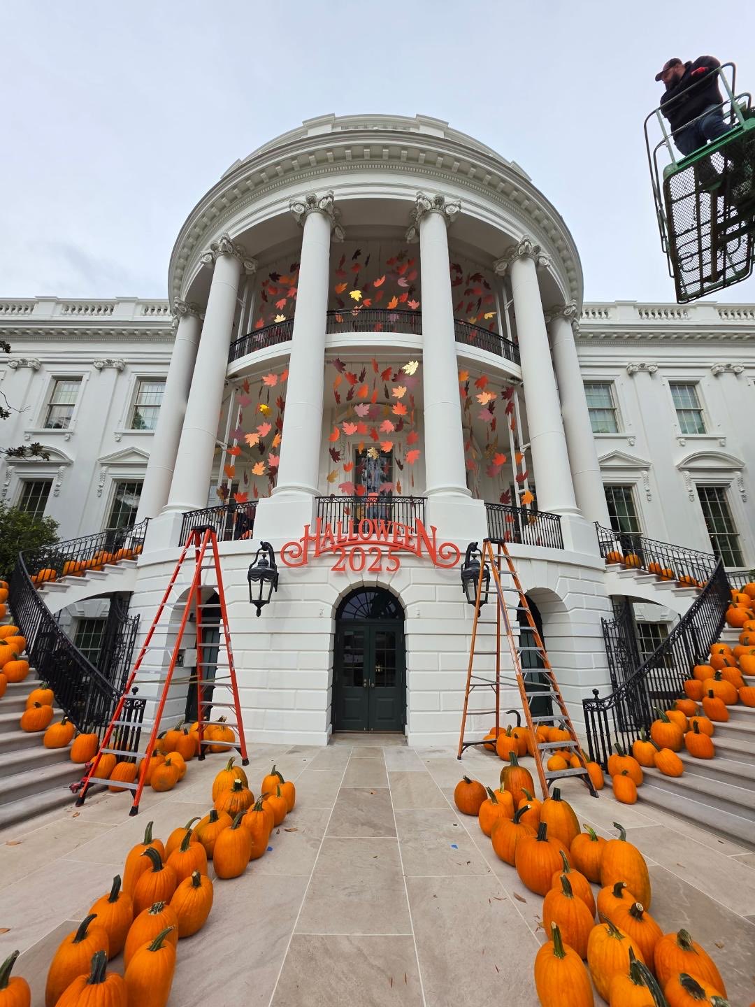 Cum a fost decorată Casa Albă de Halloween. Melania Trump s-a ocupat de decorațiuni