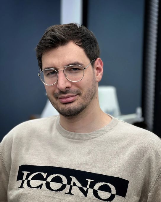 Cine este Alex Maxim, finalist la „Vocea României” 2023. Face parte din echipa lui Smiley și va urca pe scenă alături de Adi Minune