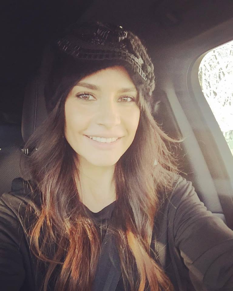 Imagini cu Adelina Chivu de când prezenta știrile la Antena 1. Ce nume avea când s-a lansat în presa din România