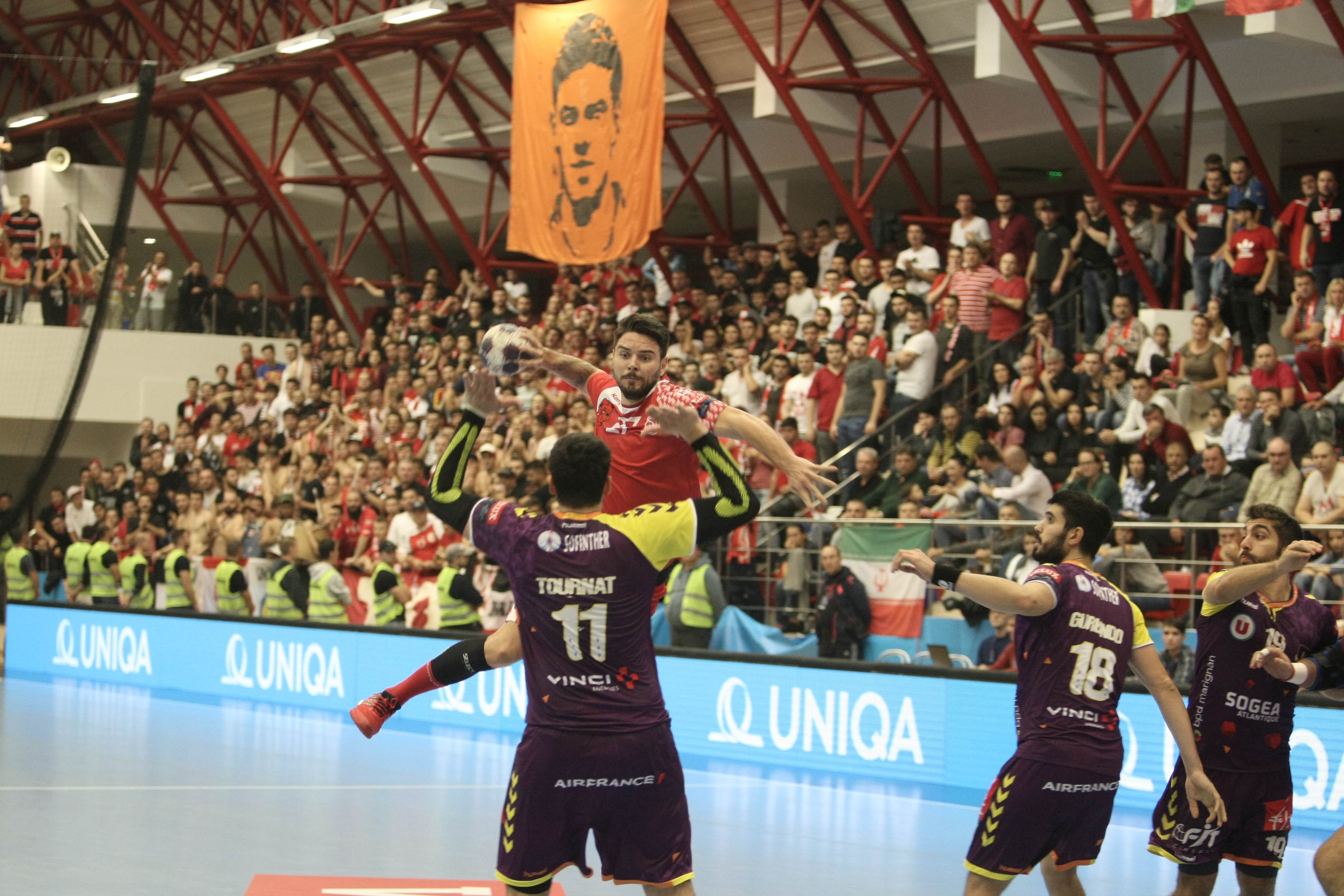 Dinamo a pierdut dramatic cu Nantes, în Liga Campionilor la handbal / GALERIE FOTO