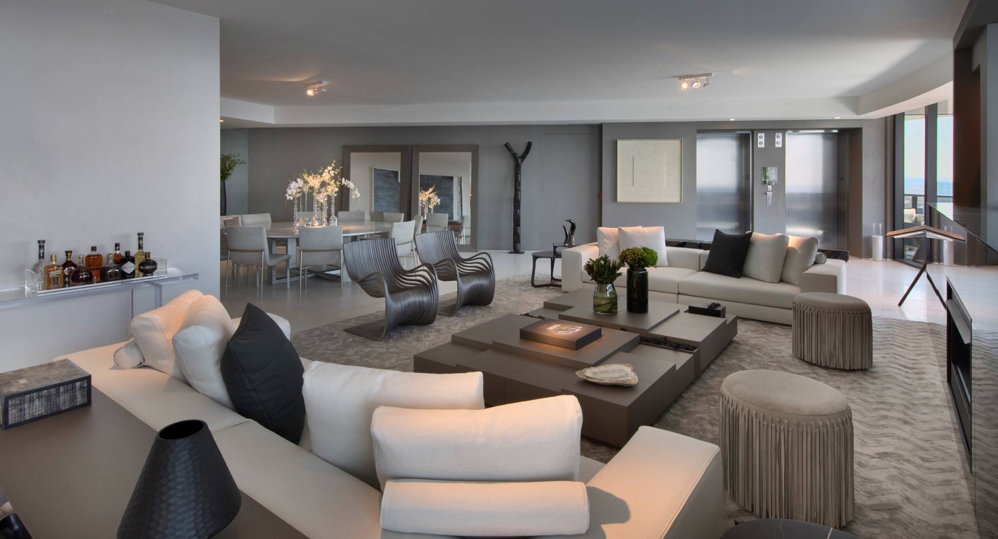 Cum arată apartamentul de 8,7 milioane de euro în care va sta Leo Messi la Miami. Are inclusiv un lift auto care-l lasă la ușă