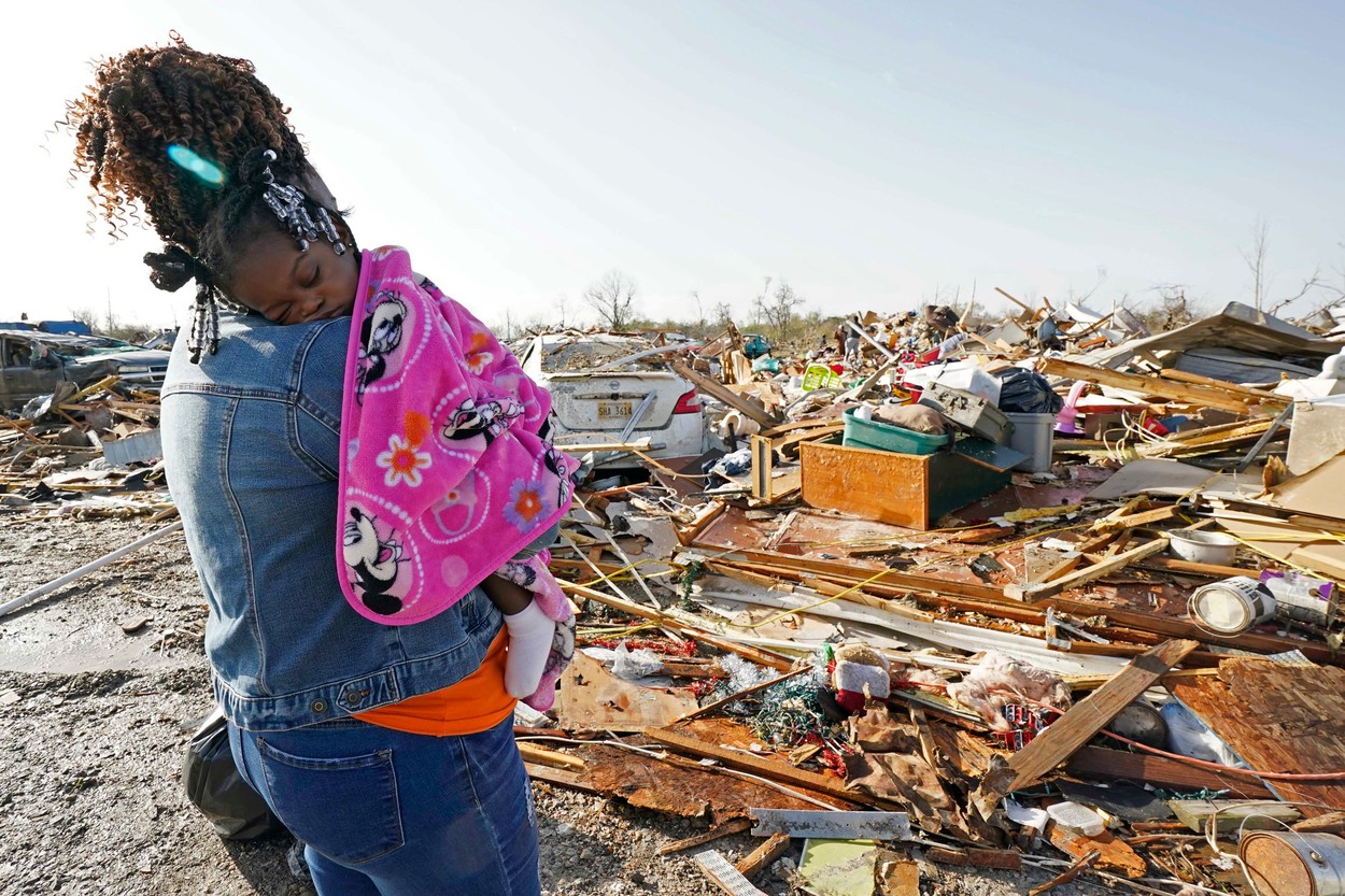 O tornadă a măturat statul american Mississippi, lăsând în urmă zeci de morți și de răniți