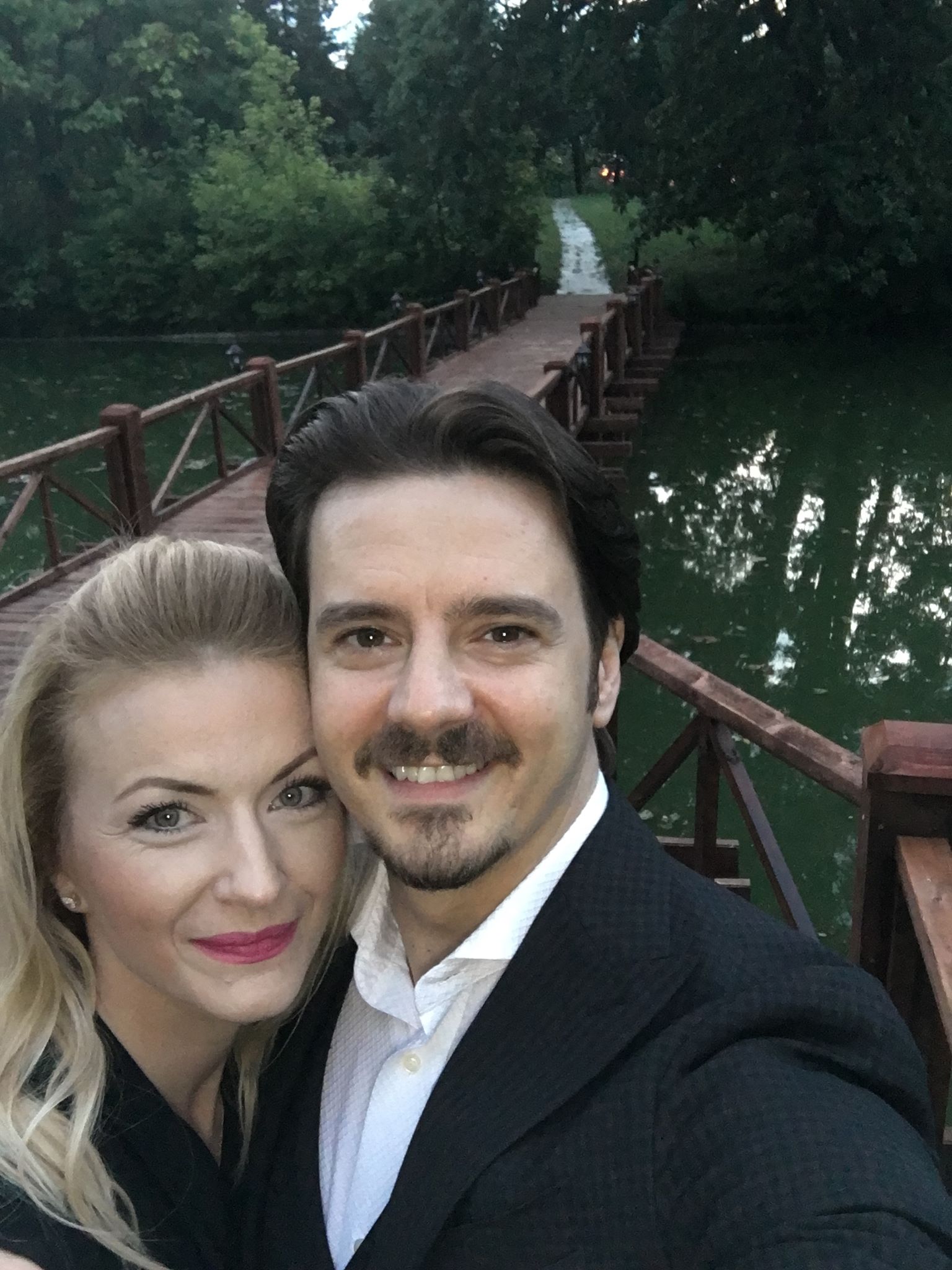 Anunțul făcut de Elwira Petre, după 14 ani de căsnicie. Ea și Mihai au două fetițe împreună. „Cumva lucrurile s-au dilatat în timp”