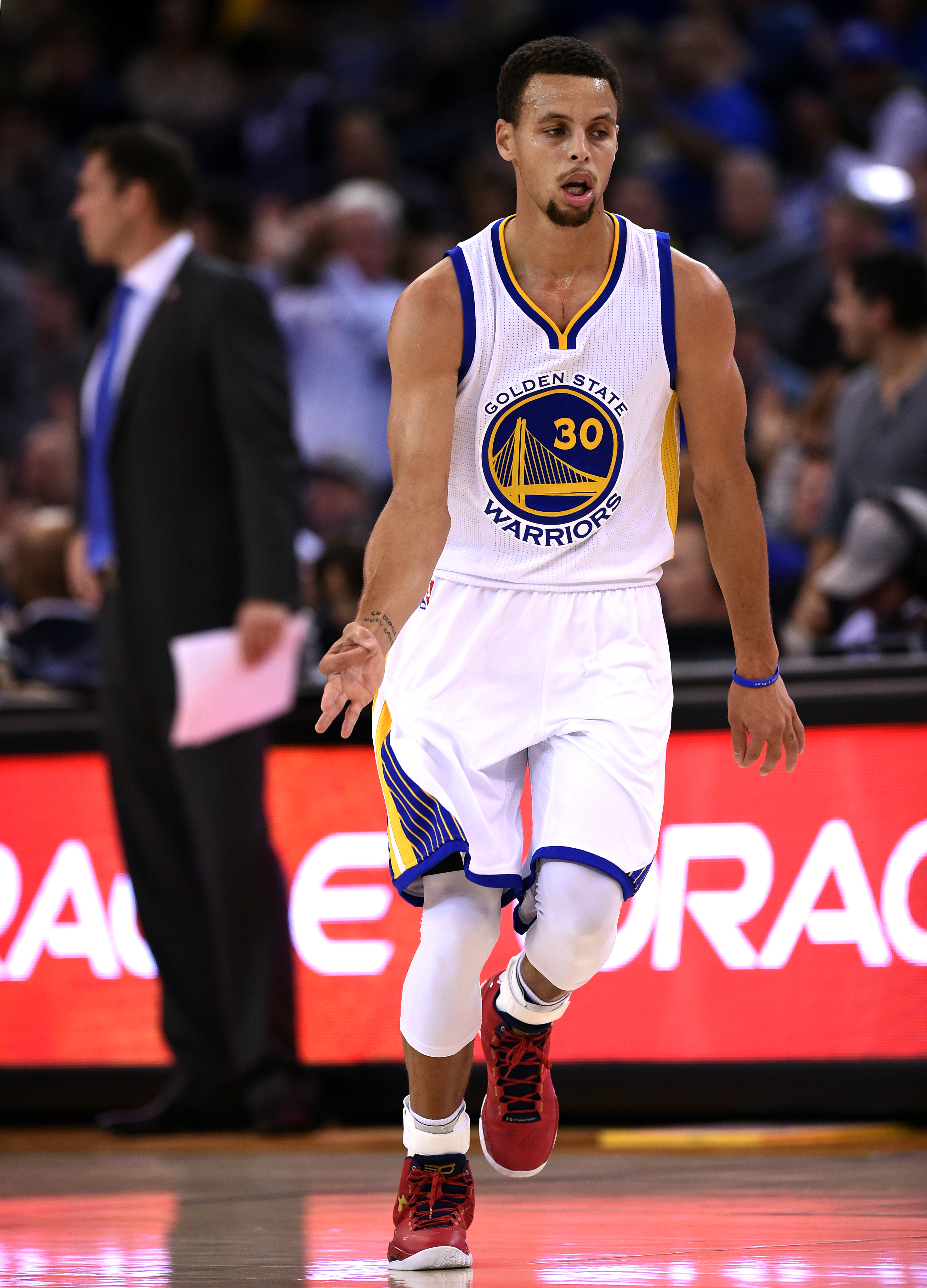 ”Monștrii” de la Golden State Warriors nu pot fi opriți: 44 de puncte într-un singur sfert!