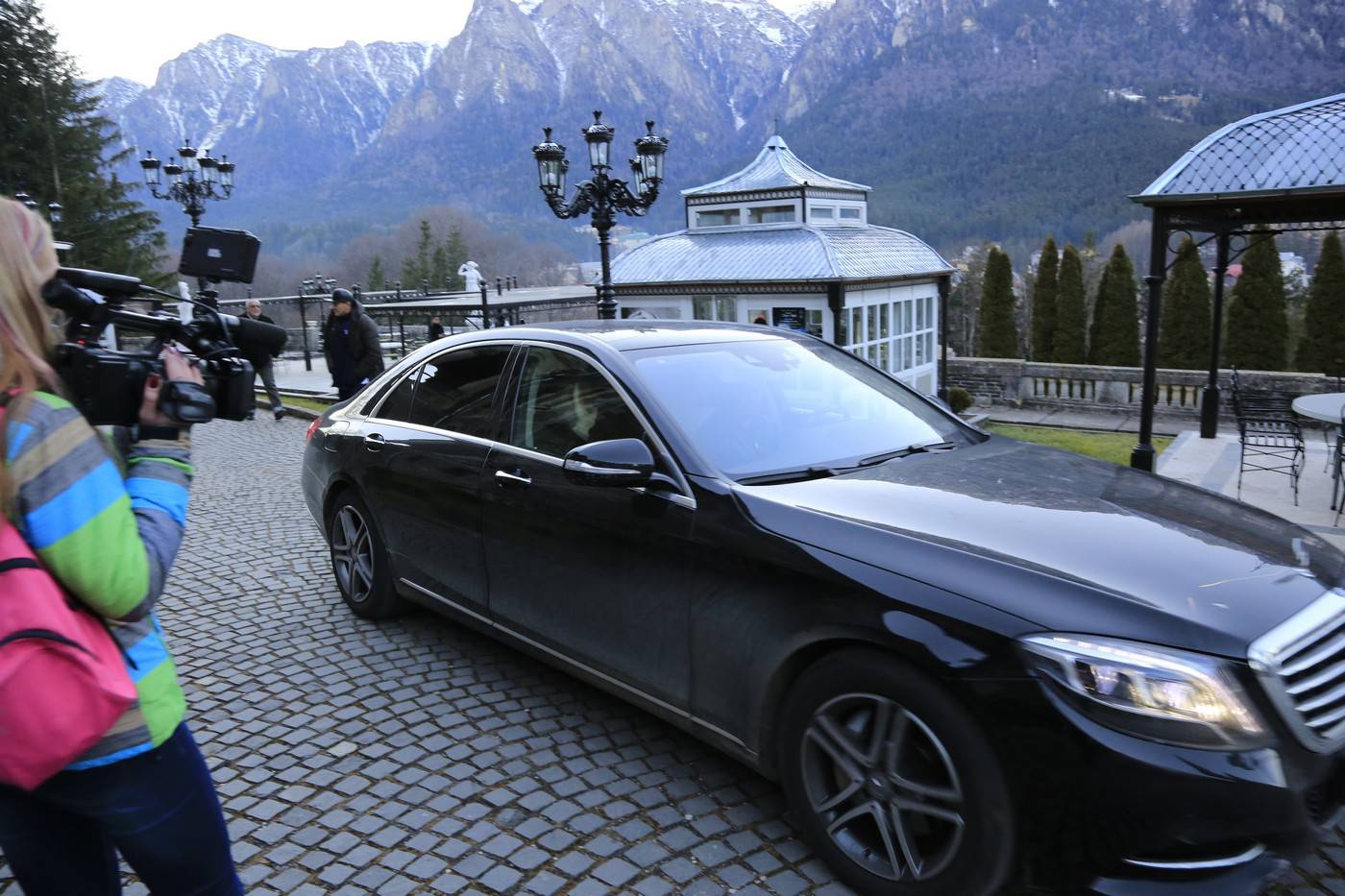 Gigi Becali a pus ochii pe un castel din Bușteni