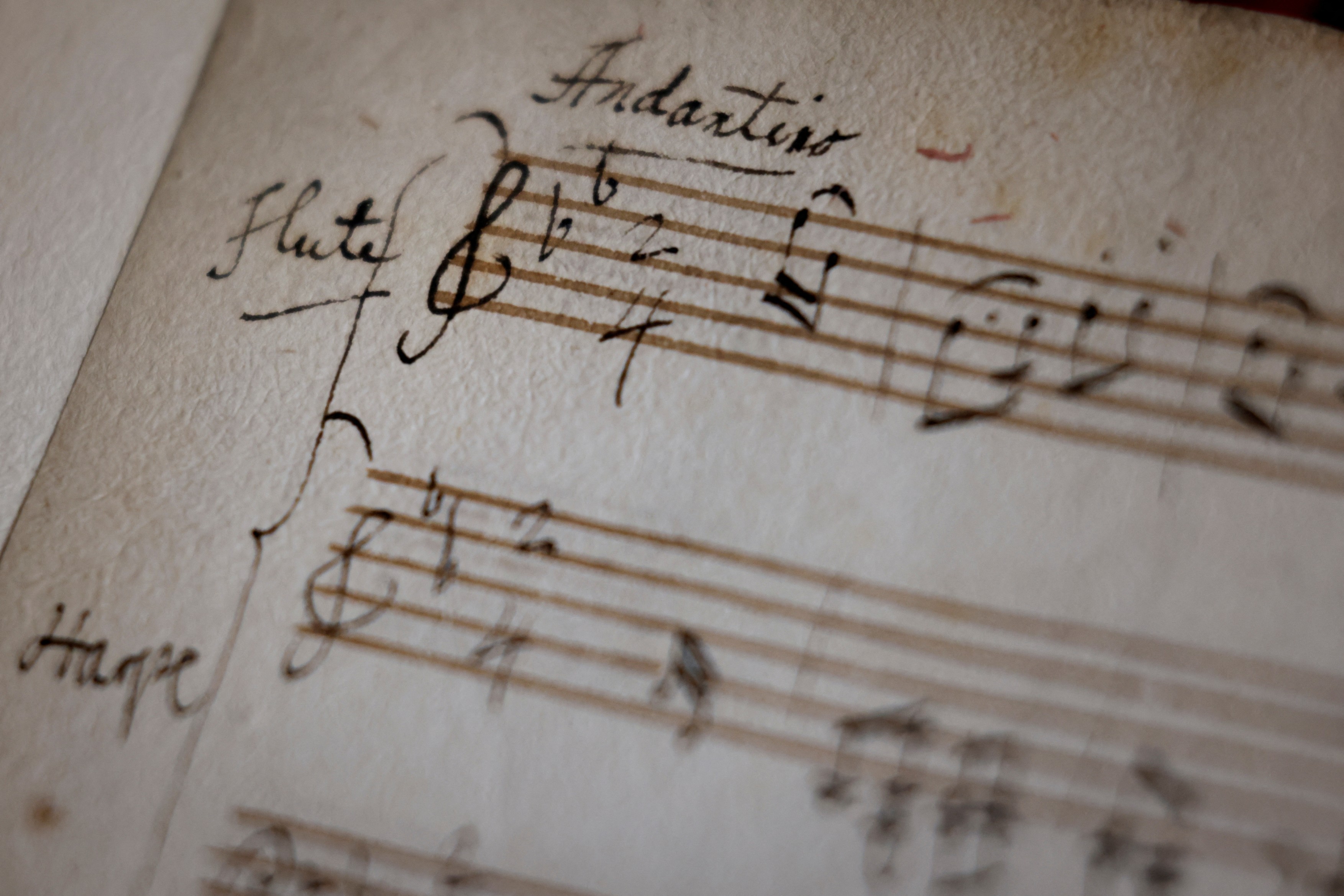 Un manuscris nepublicat al lui Mozart a fost descoperit în Paris: melodiile vor fi interpretate pentru prima oară de Orchestra Filarmonică