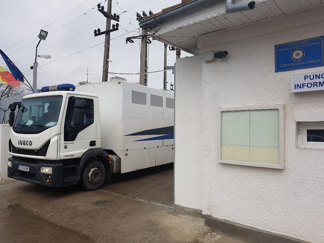 REPORTAJ / Angajații Penitenciarului Vaslui: ”Suntem într-o situație disperată” | FOTO