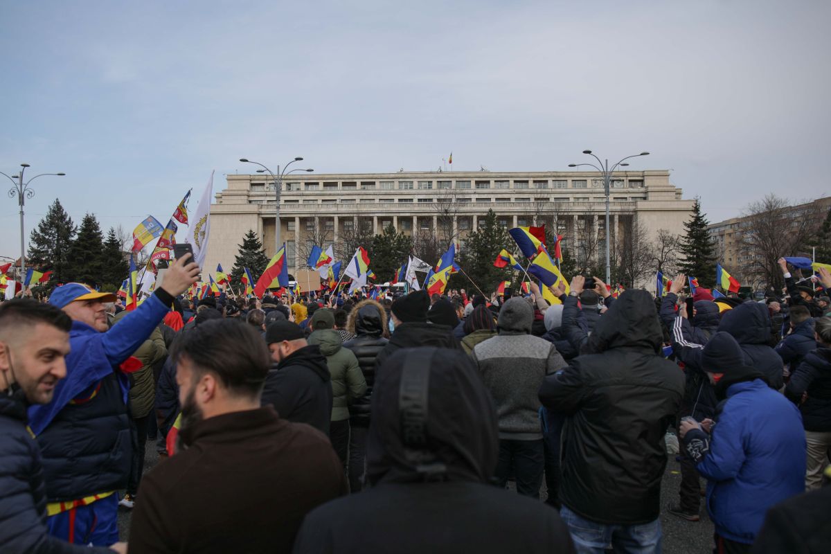 Amenzi de 29.950 de lei după protestul antirestricții din București la care a fost și senatoarea Diana Șoșoacă