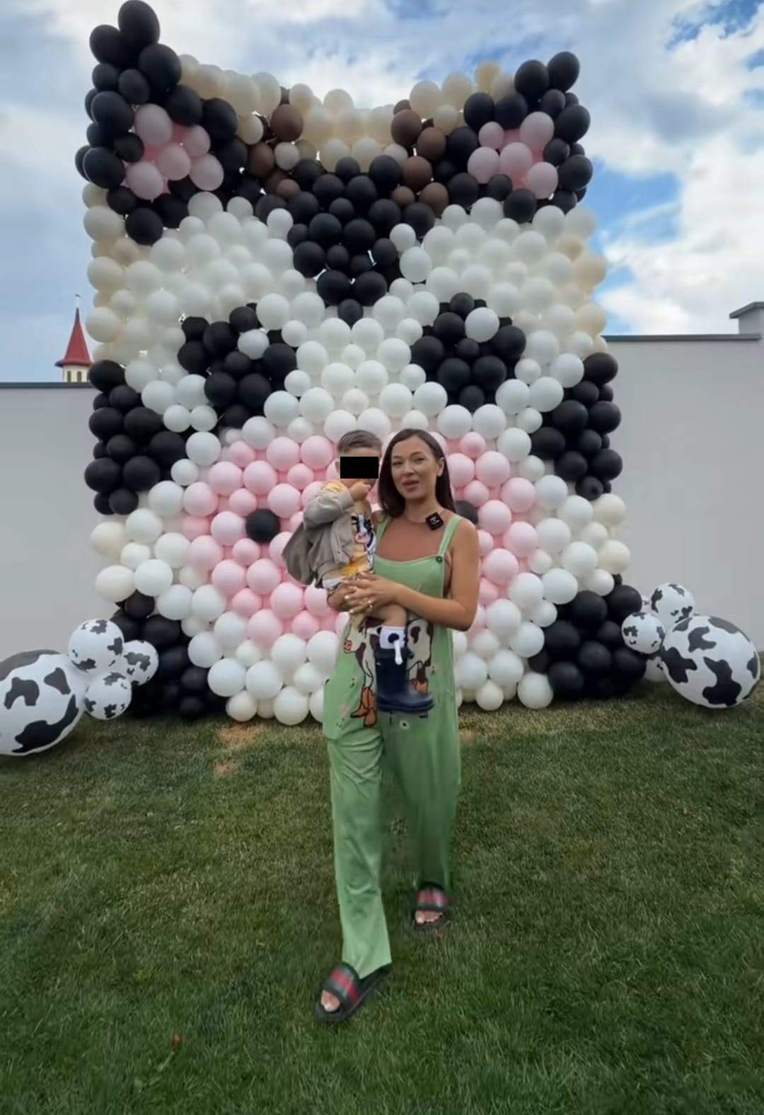 Imagini adorabile de la petrecerea fiului Vlăduței Lupău. Isaia a împlinit 2 ani, iar decorul a atras toate privirile