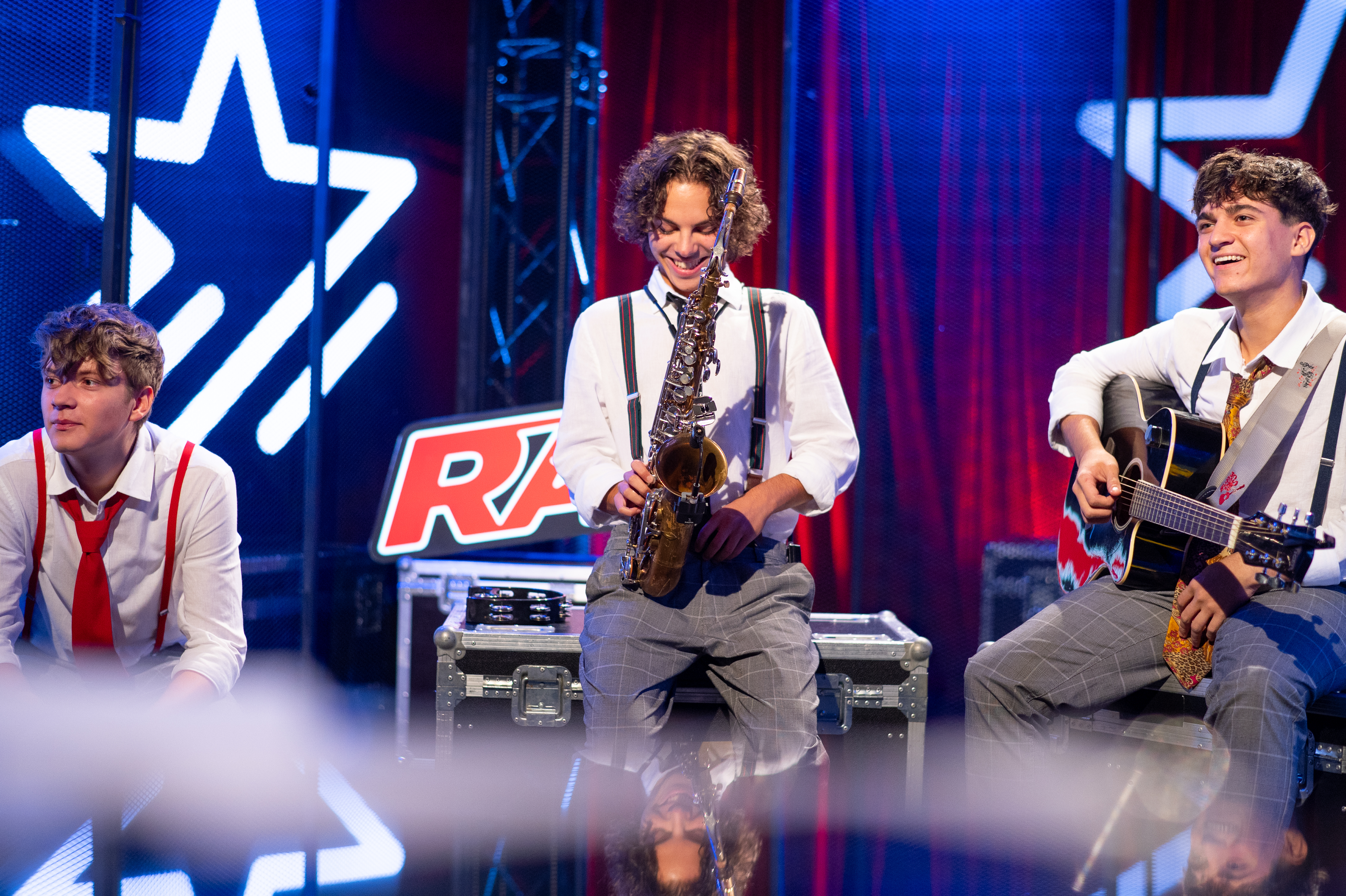Povestea trupei Acoustic Boyz de la „Românii au talent”. Au cântat pe stradă și au devenit virali după un clip filmat în baie