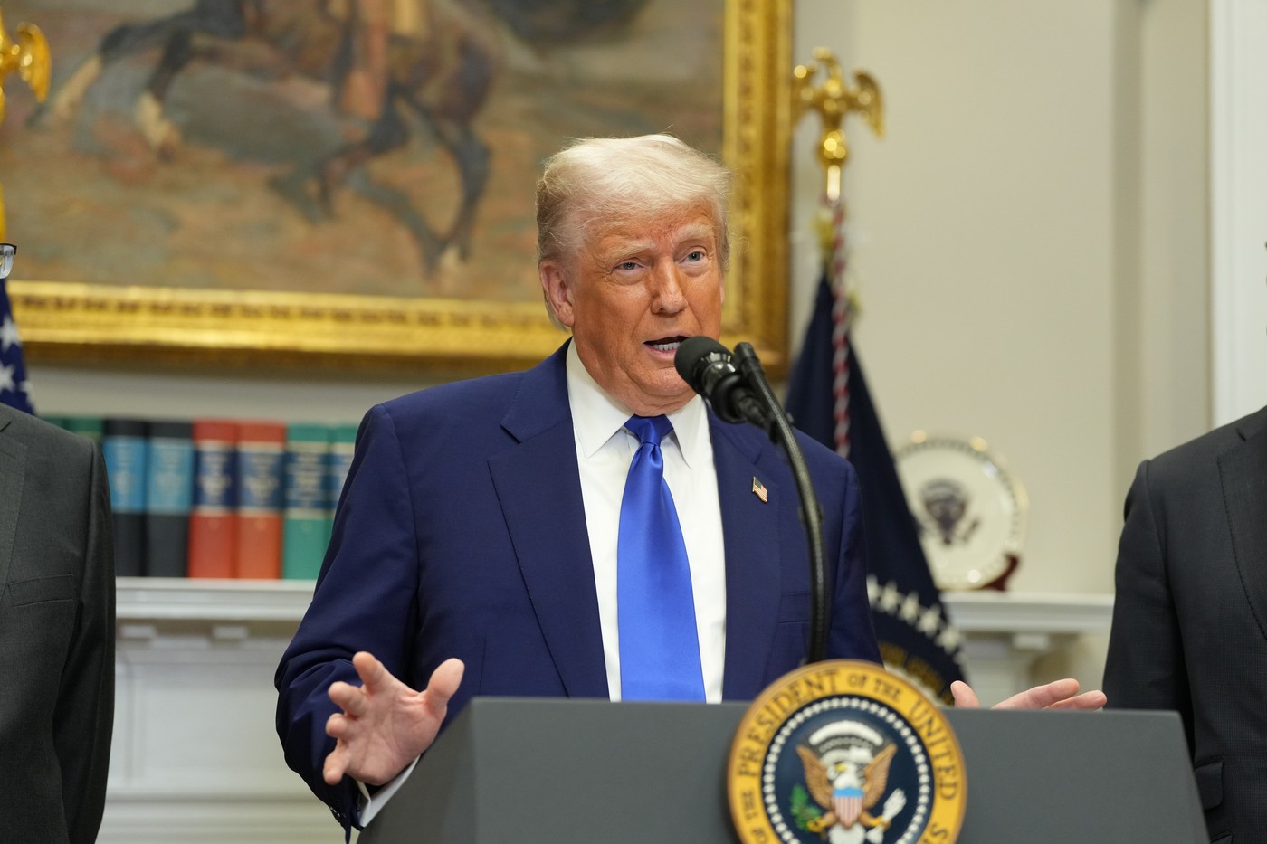 Donald Trump a râs public de un prieten supraponderal care ia Ozempic, medicamentul pentru pierderea în greutate: „E foarte bogat”