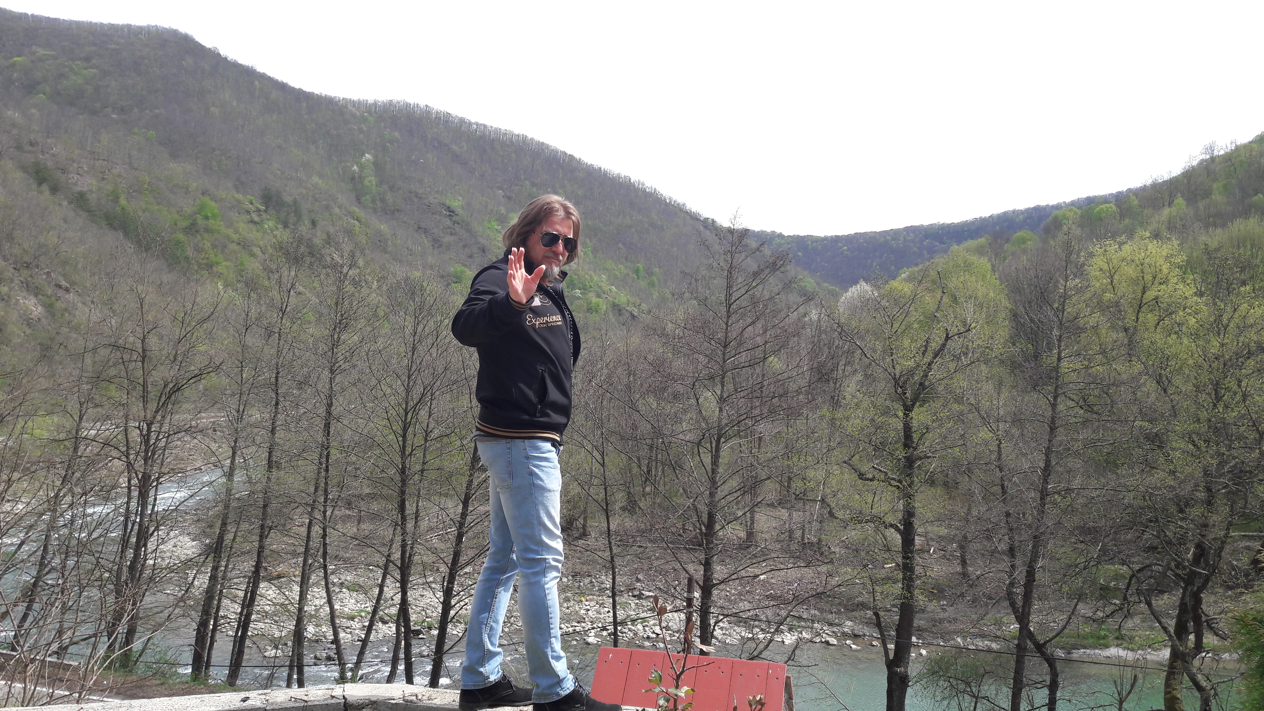 VIDEO EXCLUSIV/ Primele imagini din regatul solistului Adrian Sărmășan, numit ”prințul vânător”. Domnește peste un regat colosal!