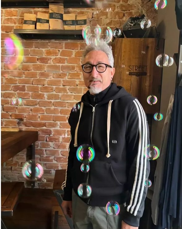 Cine este iubitul Cabiriei Morgenstern. Actorul Adrian Ciobanu este cu 37 de ani mai în vârstă decât fiica Maiei Morgenstern