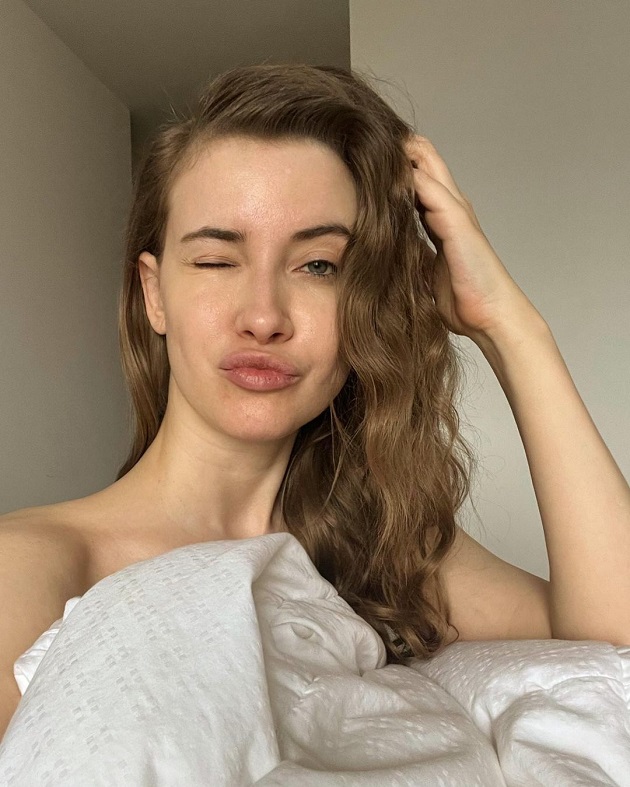 Instagram vs realitate. Cum arată vedetele din România fără machiaj și fără filtre