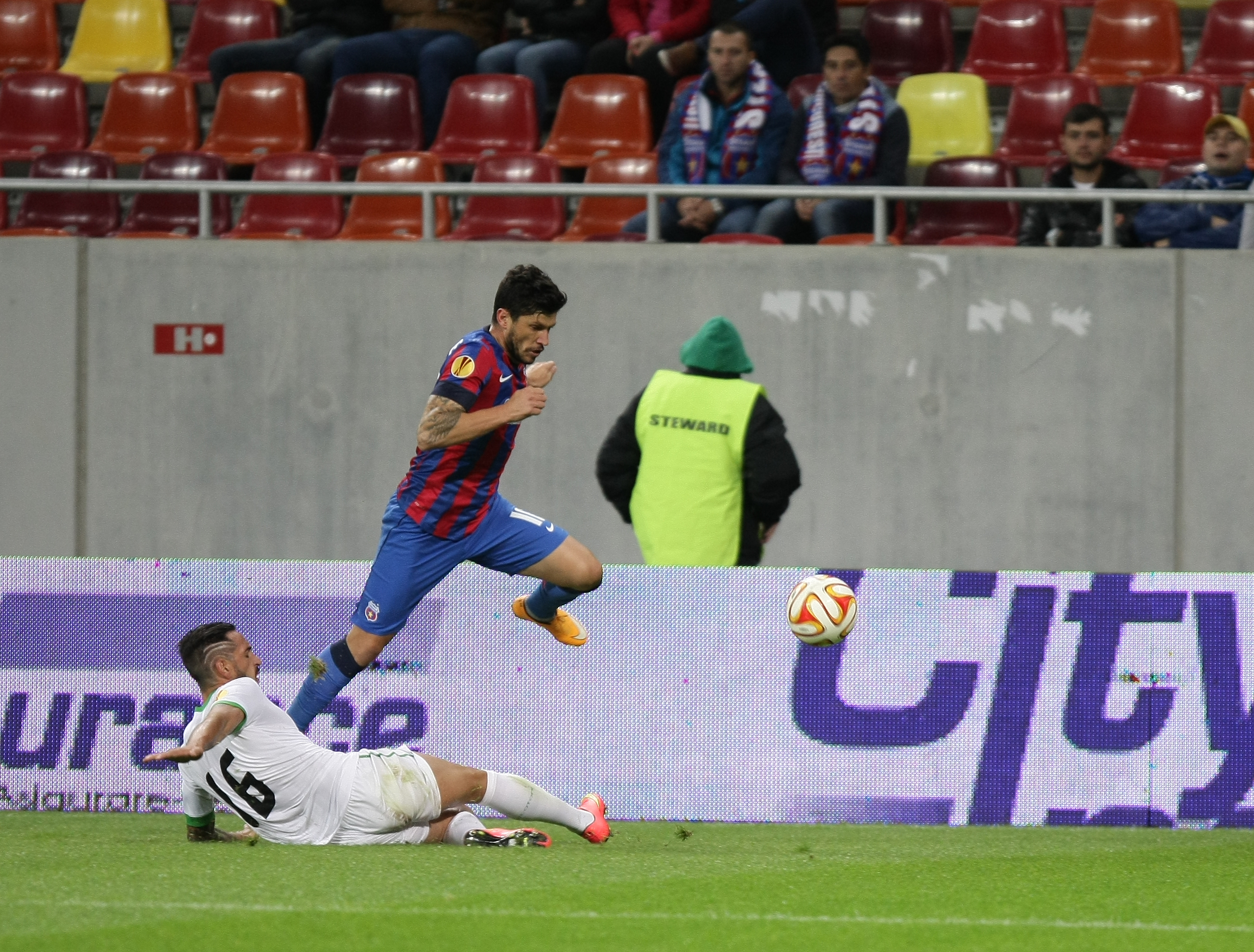 VIDEO&FOTO / LIGA EUROPA: Steaua - Rio Ave 2-1. A decis Raul Rusescu