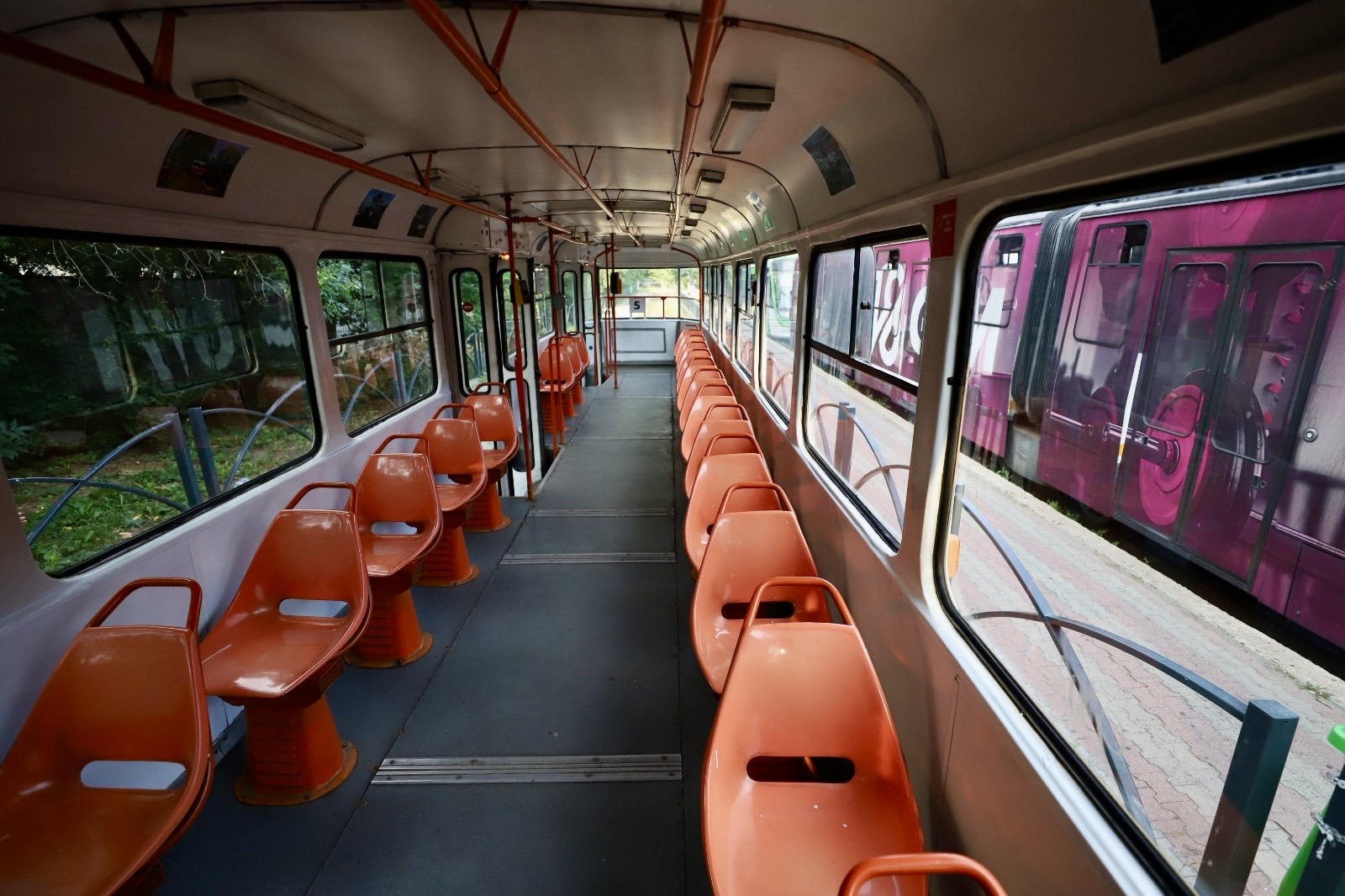 Am mers cu tramvaiul Tatra în drumul spre depou. După 53 de ani, garniturile își iau rămas-bun de la București