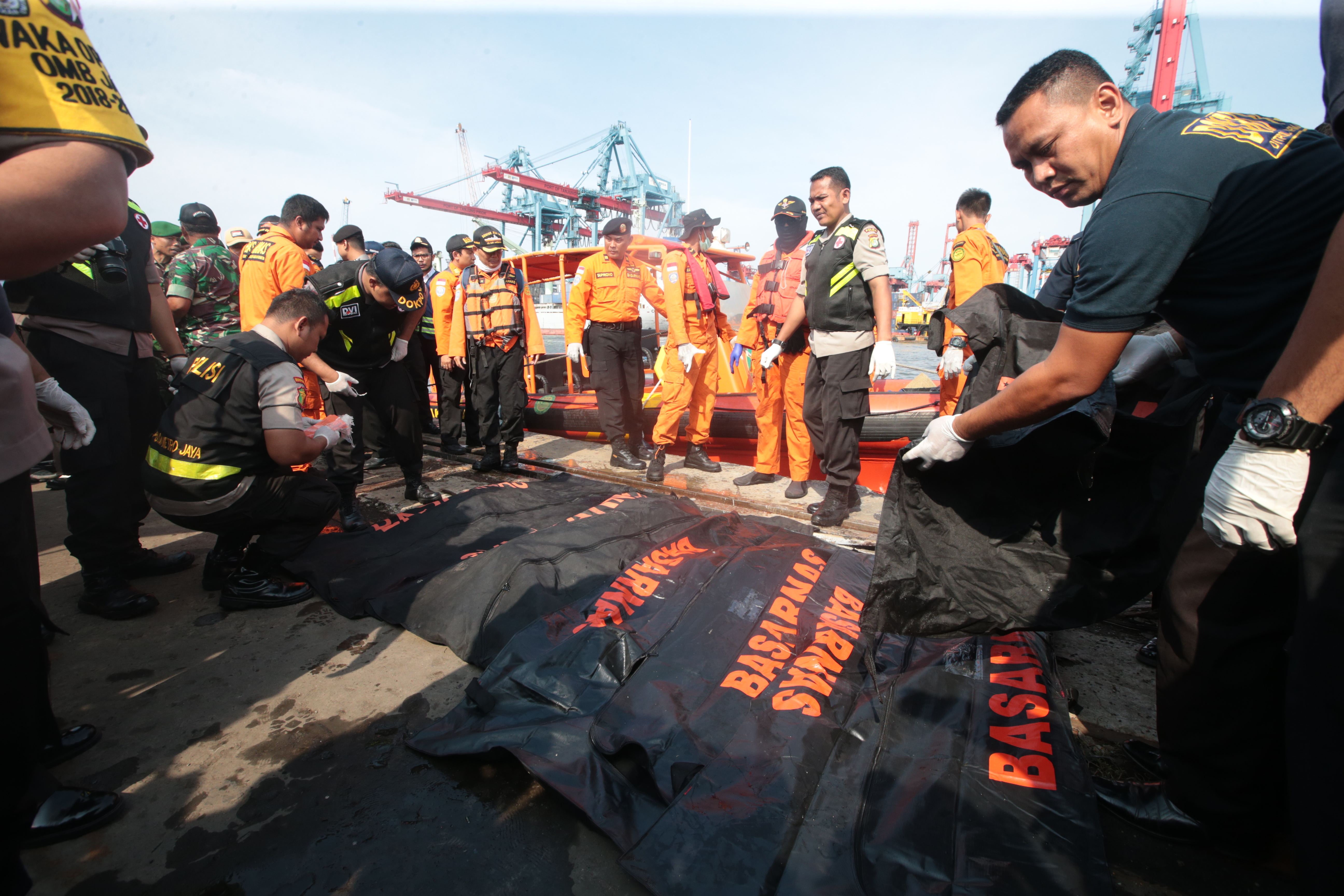 UPDATE | Accident aviatic în Indonezia. Echipele de salvare au recuperat 6 cadavre. Înainte ca avionul Lion Air să se prăbușească în mare, pilotul a raportat defecțiuni tehnice (FOTO și VIDEO)