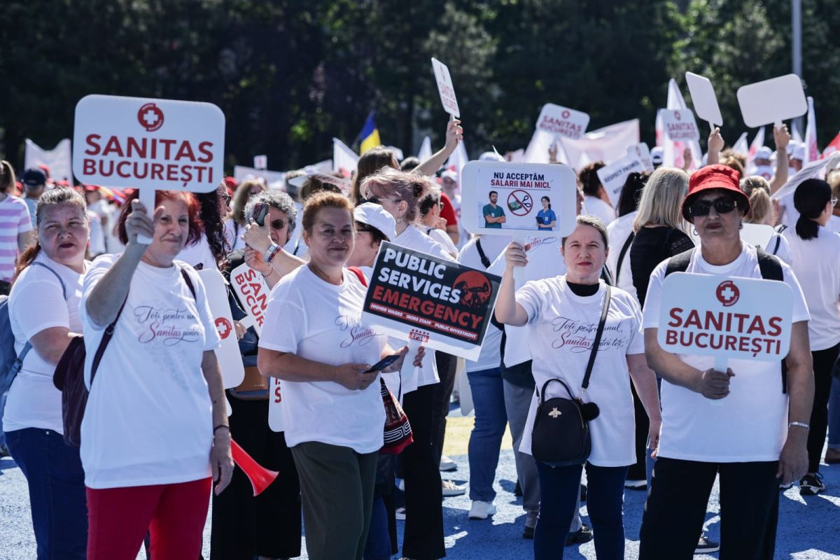 Proteste din cauza legii salarizării: sindicaliștii SANITAS, angajații de la Fabrica de Arme Cugir, ANAF și magistrații se revoltă