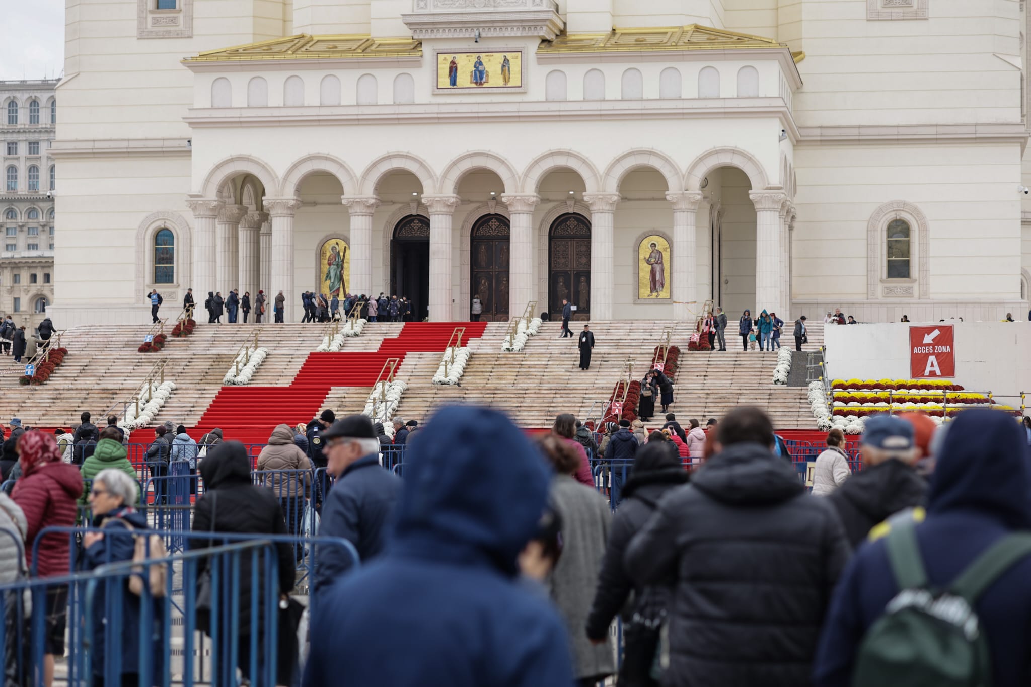 Numărul impresionant de oameni care au vizitat Catedrala Mântuirii Neamului în 10 zile de la inaugurare și programul de vizitare în noiembrie și decembrie