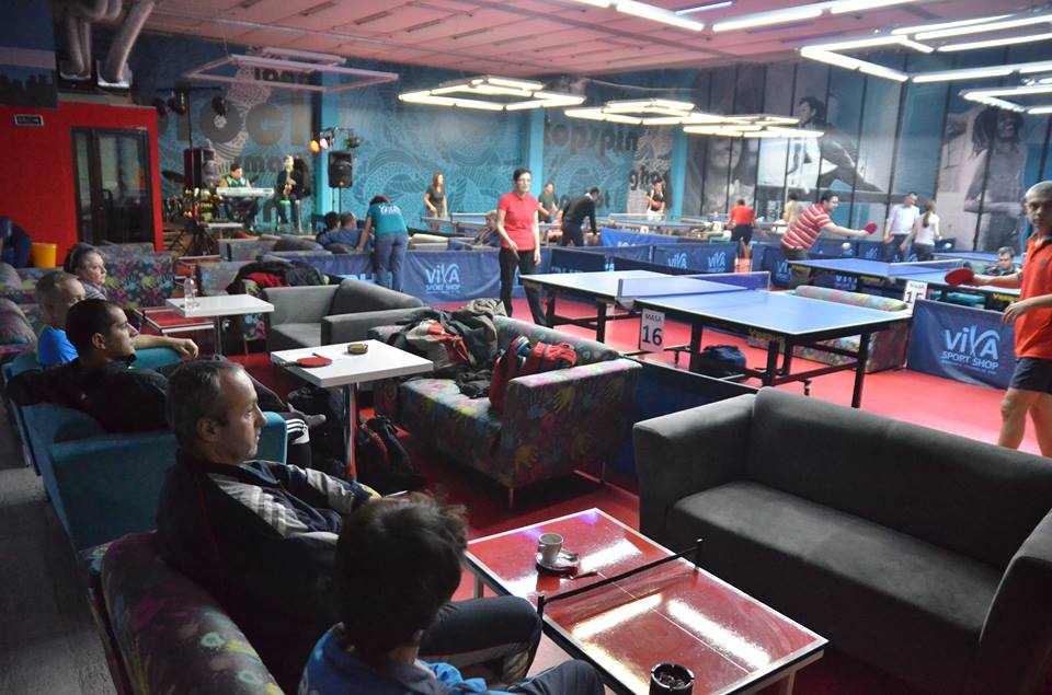 Ping pong-ul pe ritmuri de jazz a ajuns şi în România. Află unde întâlneşti această atmosferă / FOTO&VIDEO