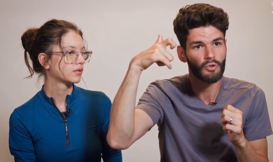 Cleopatra Stratan și Edward Sanda, înconjurați de motocicliști înarmați la „America Express”. Ce a pățit reporterul lor: „I-au pus pistolul la cap”