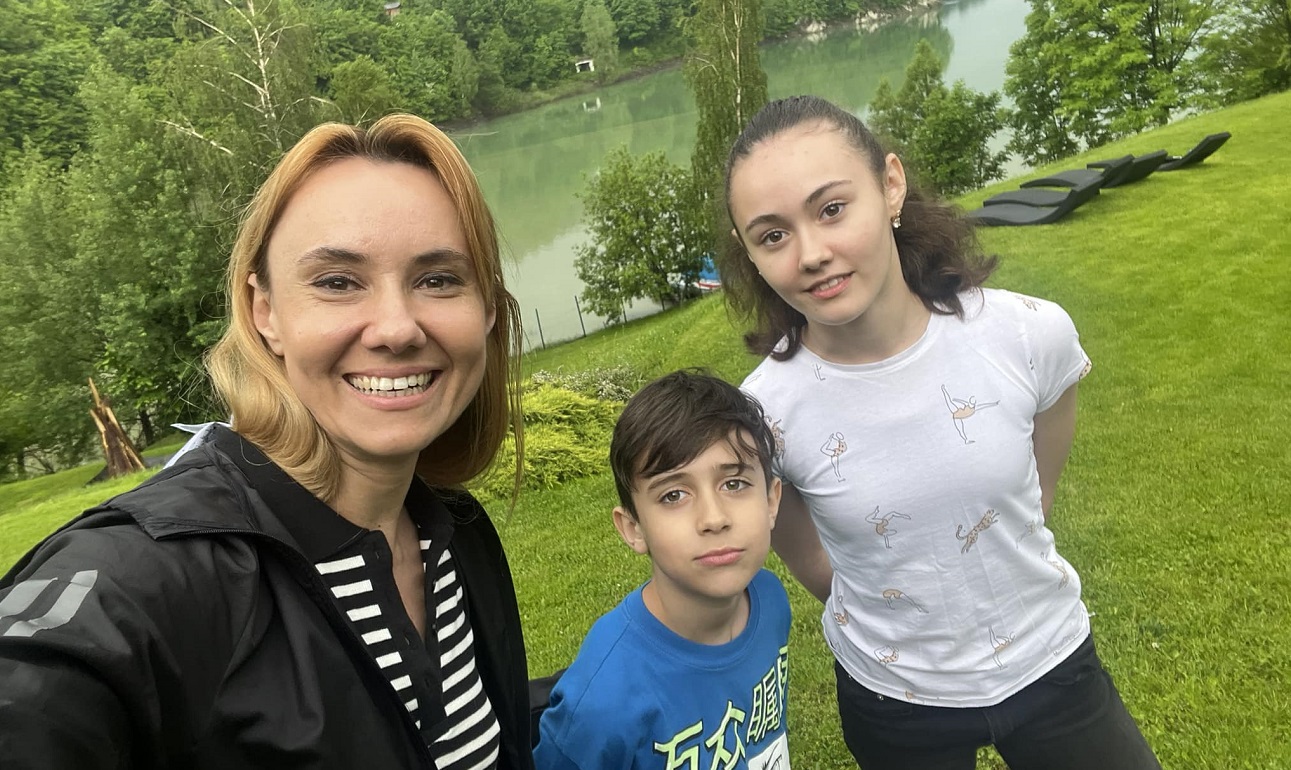 Fiica Oanei Ioniță, în vârstă de 13 ani, nu știa că fostul soț al mamei sale nu este tatăl ei biologic: „Ea a aflat anul ăsta”