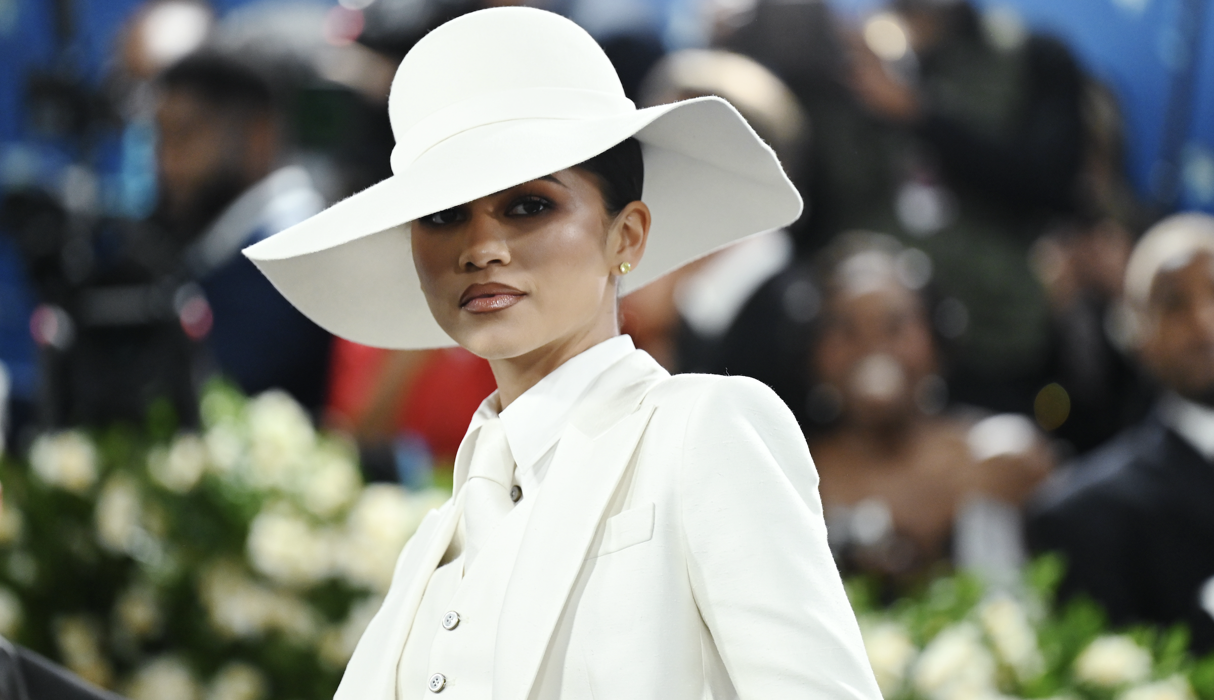 A Met-gála királynője visszatért, és a megjelenése nem meglepő módon lélegzetelállító és szuperstílusos