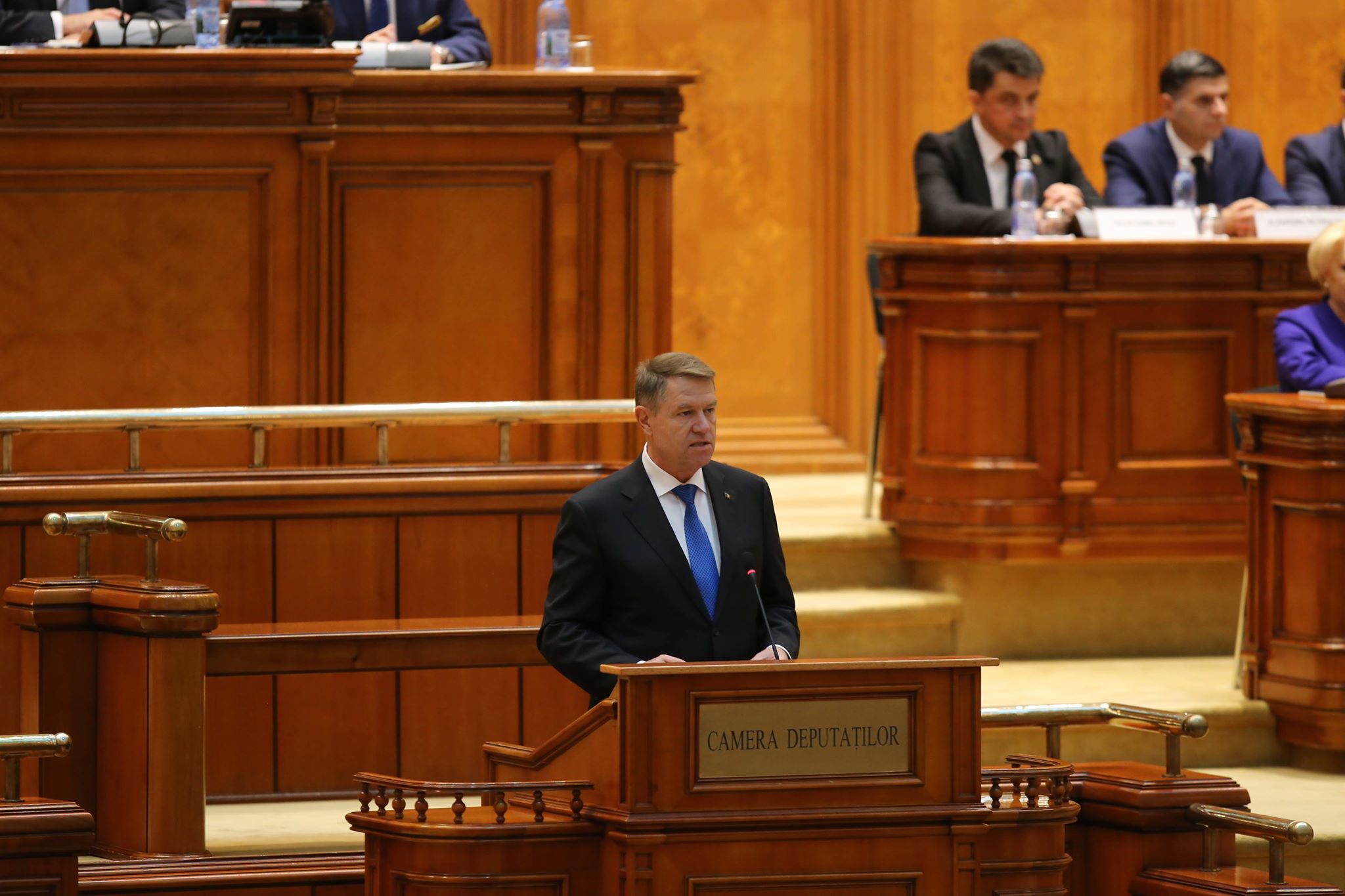 VIDEO / Şedinţă solemnă la Parlament, dedicată Centenarului. Klaus Iohannis: "Mergem în direcția corectă?"; Viorica Dăncilă: "Lansez un mesaj de pace către președintele României"