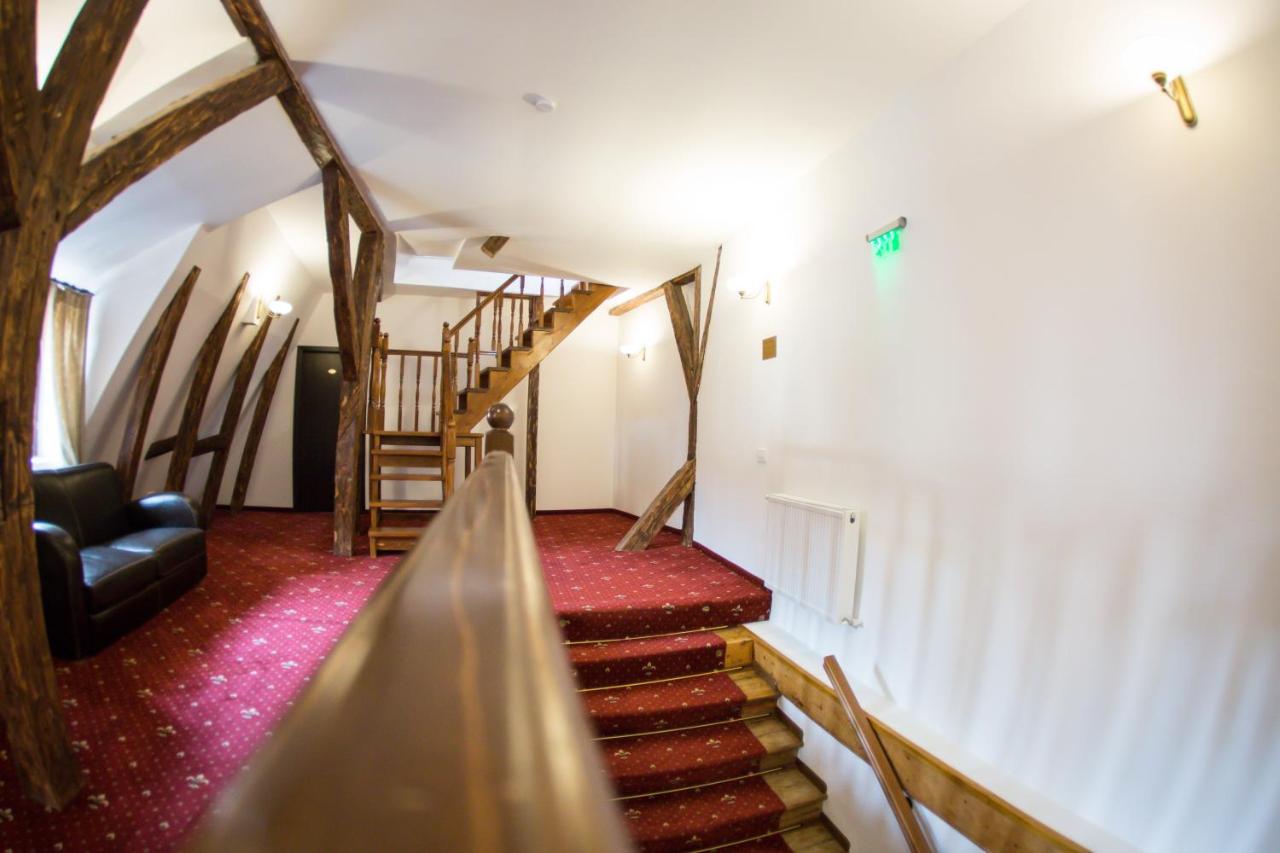 Cât costă să petreci Revelionul la hotelul din Brașov al Simonei Halep. Prețurile nu sunt pentru toată lumea