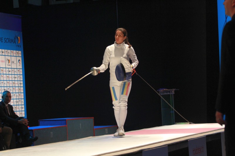 Simona Pop și Tibi Dolniceanu sunt campionii României la spadă, respectiv la sabie / FOTO