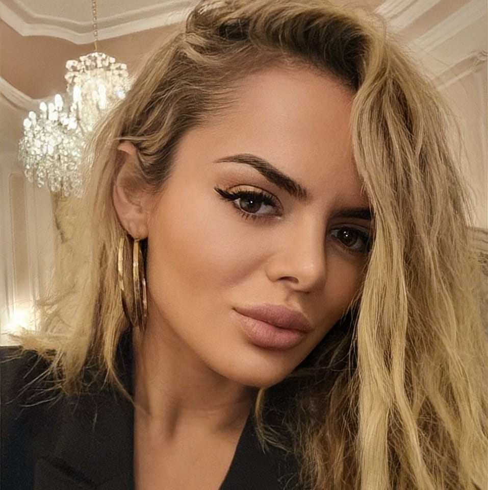 Simona Hapciuc e dispusă să se căsătorească cu fostul iubit, care e bărbat însurat: „Nu cred în monogamie. El a fost iubirea vieții mele”
