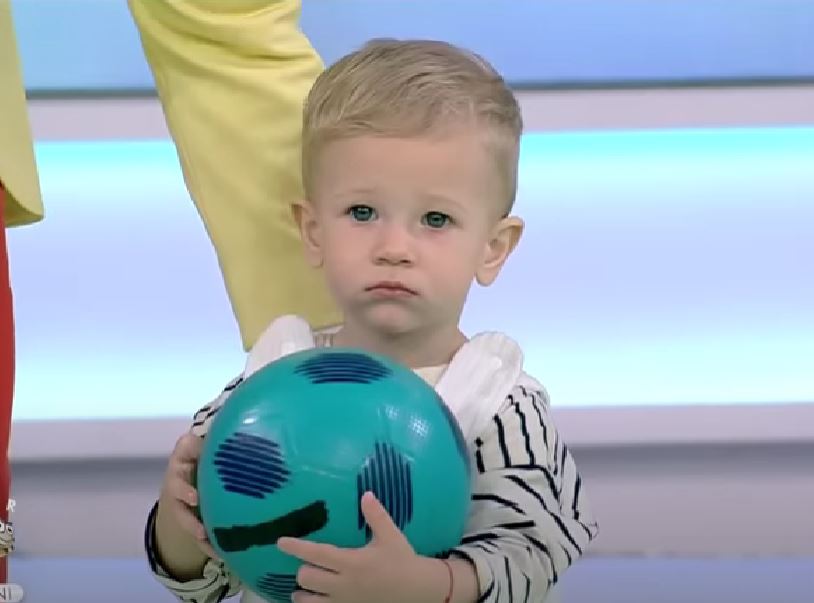 Fiul lui Dani Oțil, moment amuzant în platoul de la „Neatza cu Răzvan și Dani”. Cum a reacționat prezentatorul când l-a văzut pe Tiago