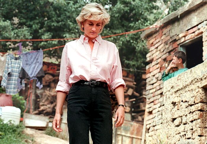 FOTO | Replica de neuitat a Prințesei Diana pentru Camilla Parker
