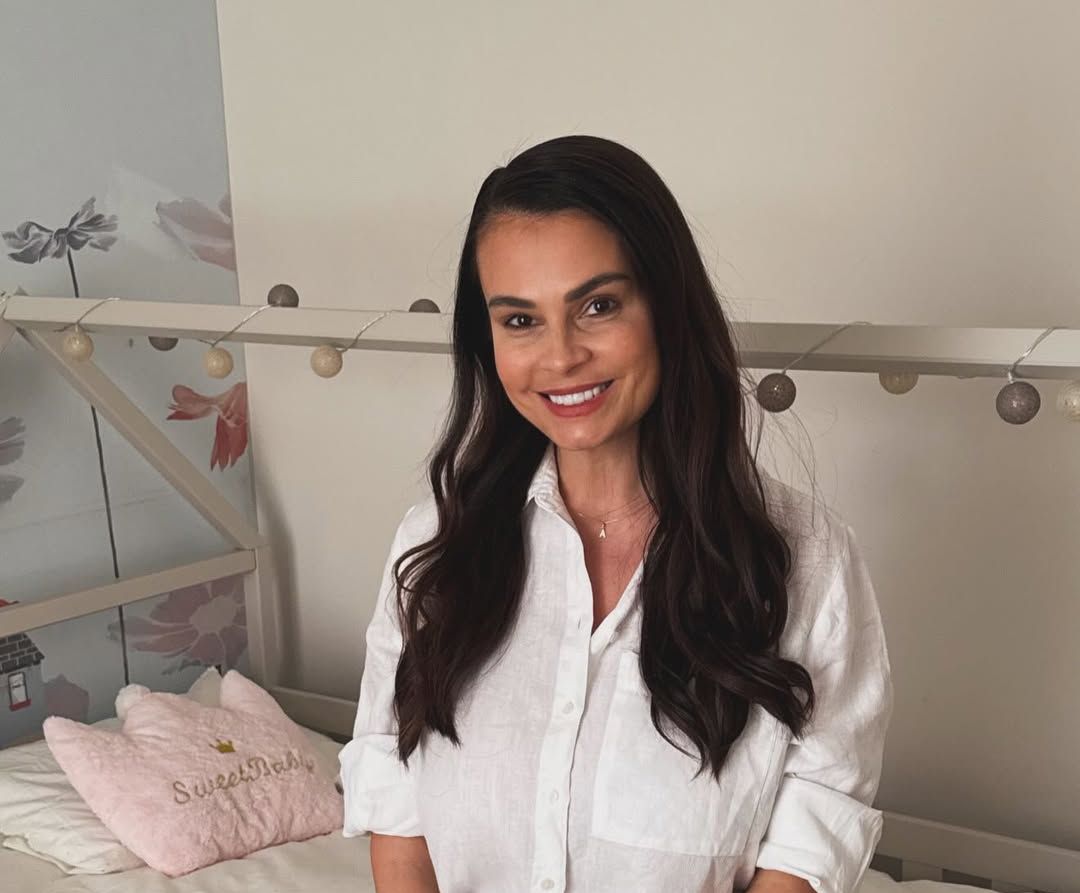 Anca Serea, noi imagini din casa în care locuiește cu Adi Sînă: „Are șapte dormitoare și șapte băi”. Cum arată vila de lux