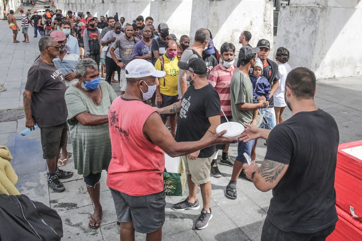 Devastată de COVID, Brazilia se confruntă cu o nouă tragedie națională: foametea