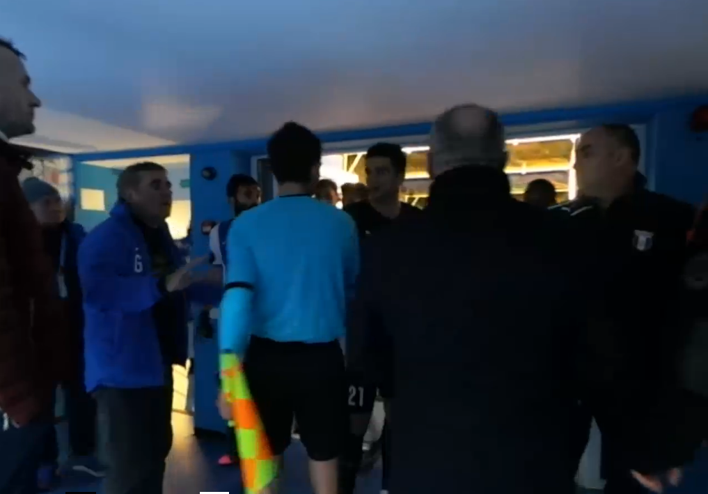 Şumudică a făcut scandal uriaș la pauza meciului cu Viitorul. Antrenorul liderului Astra l-a înjurat ca la uşa cortului pe Benzar şi a urlat la arbitrul Tudor! TOATE reacțiile/ FOTO&VIDEO