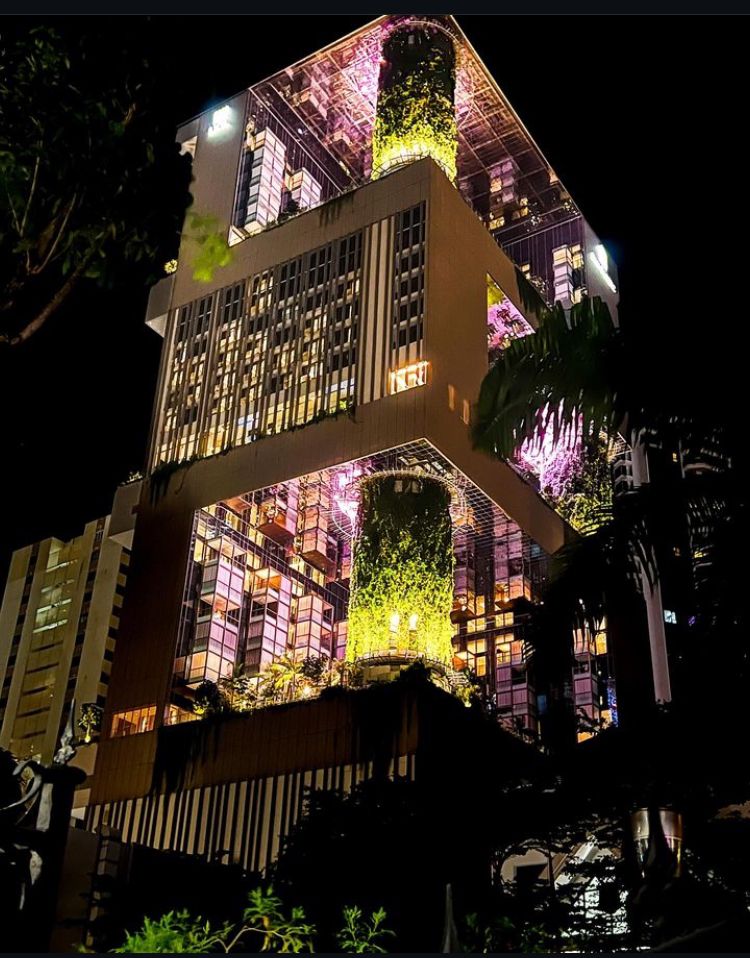 Hotelul Pan Pacific Orchard din Singapore a fost desemnat cel mai frumos zgârie-nori din lume | VIDEO