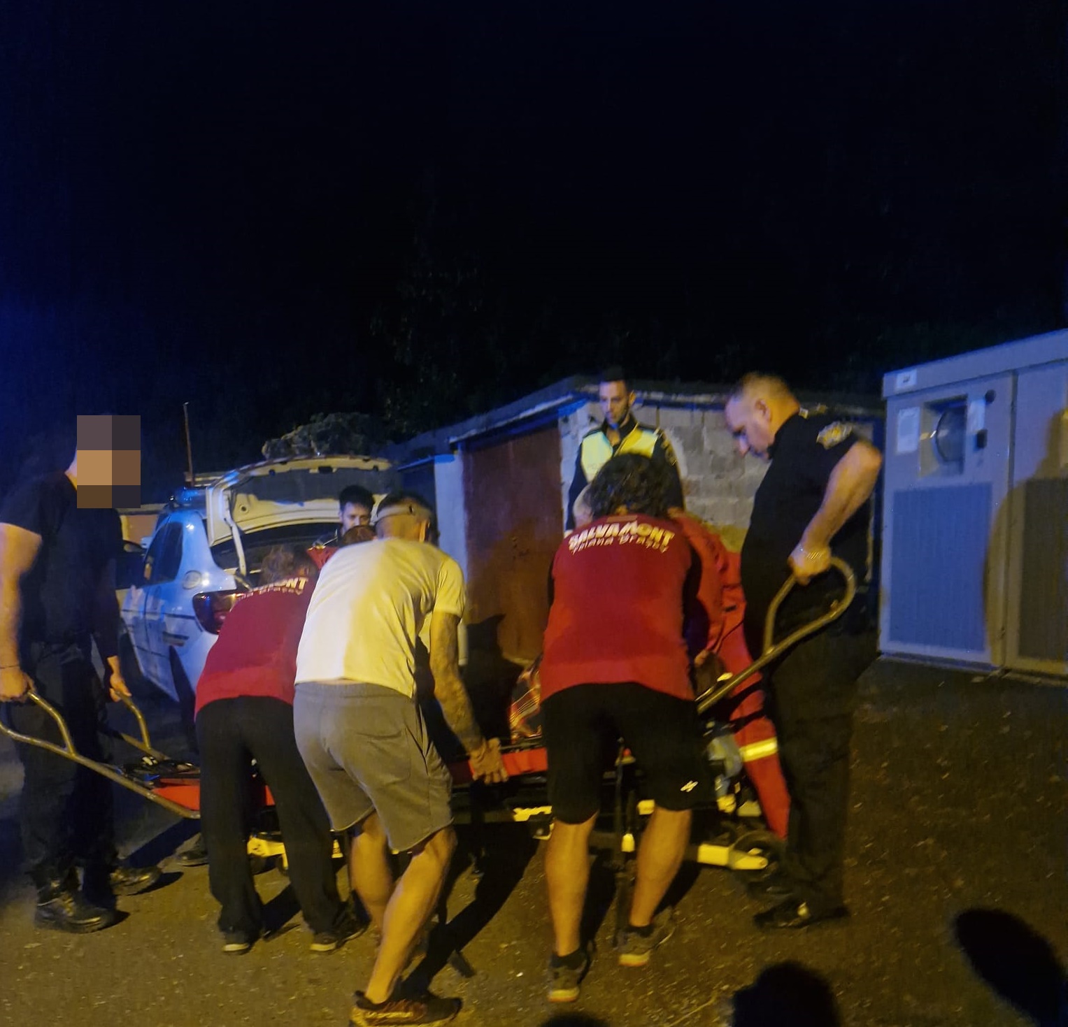 Locatarii deranjați din Brașov au sunat la 112, crezând că este un scandal. Ce au descoperit polițiștii în pădure